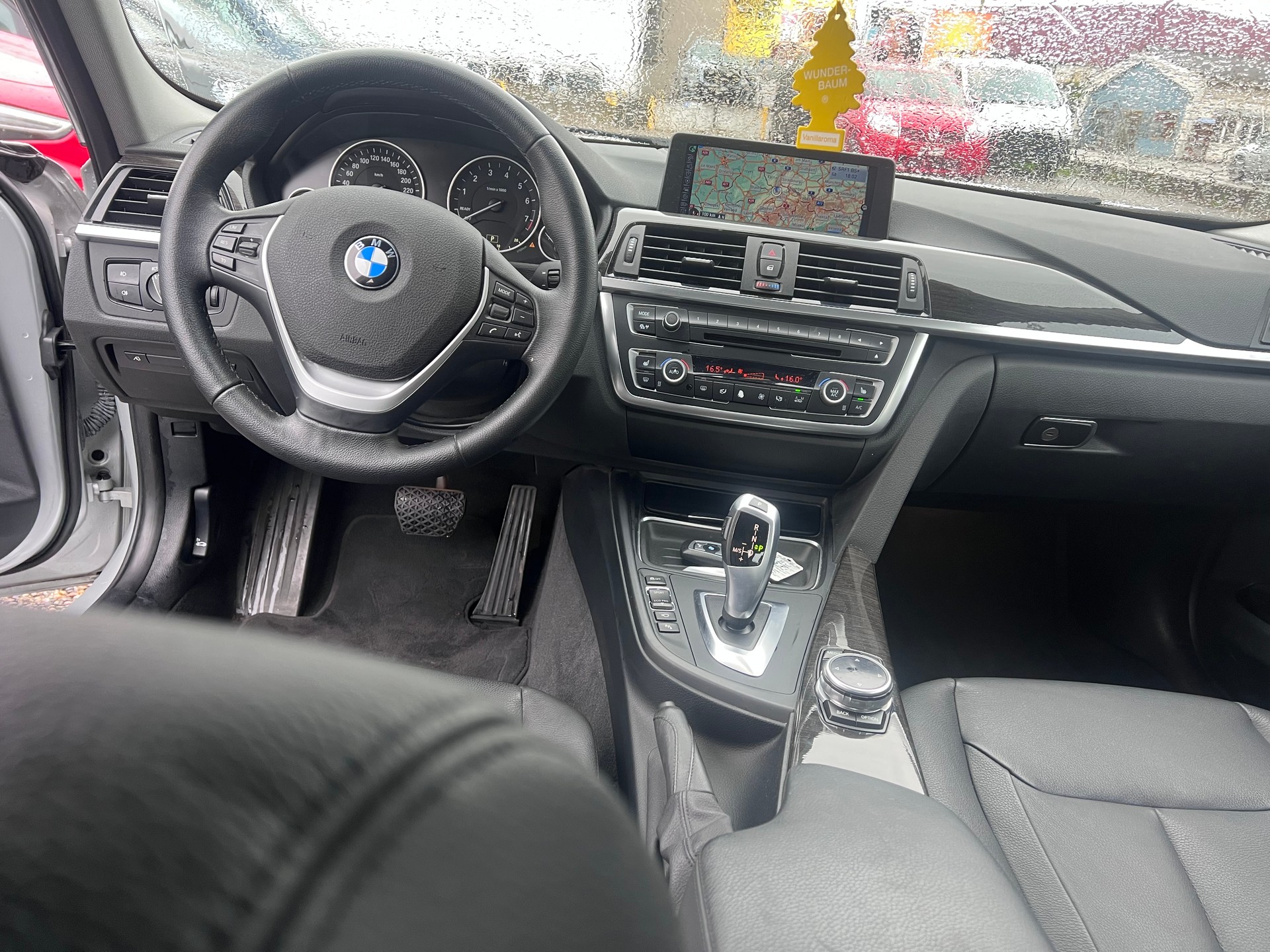 BMW 328i xDrive Steptronic-image-8