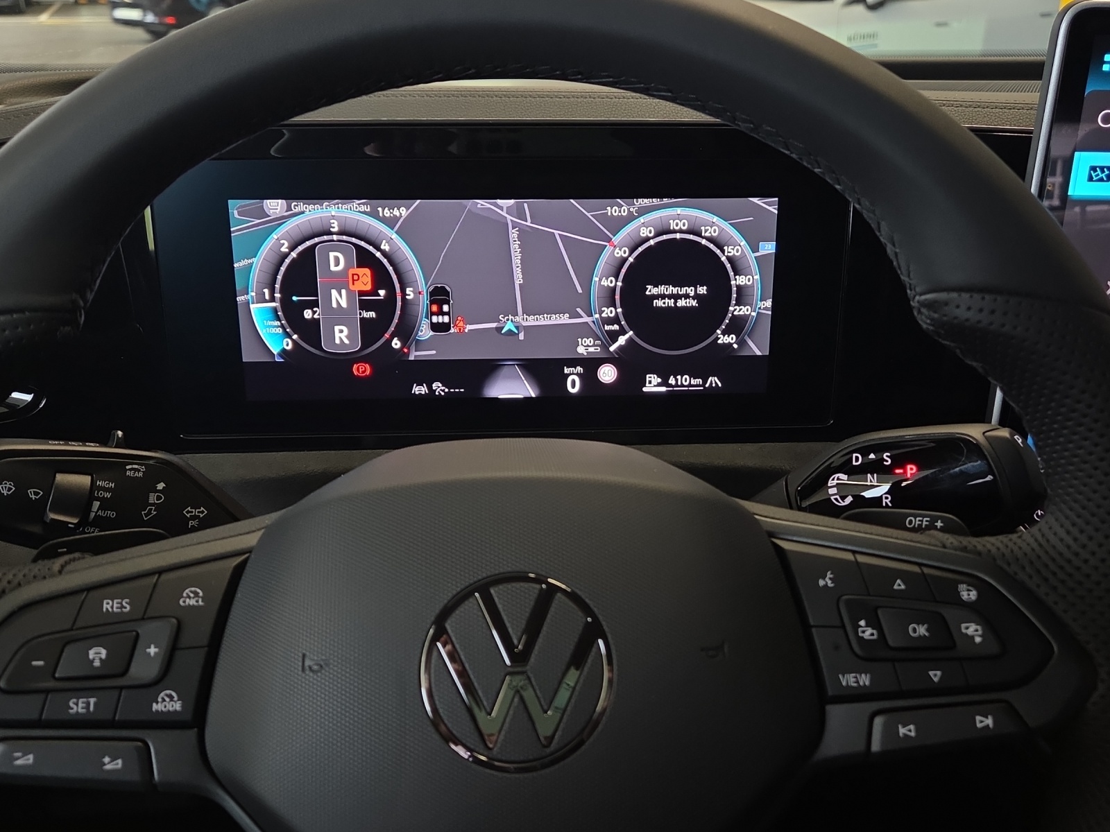 VW Tiguan 2.0 TDI SCR R-Line 4Motion DSG-image-11