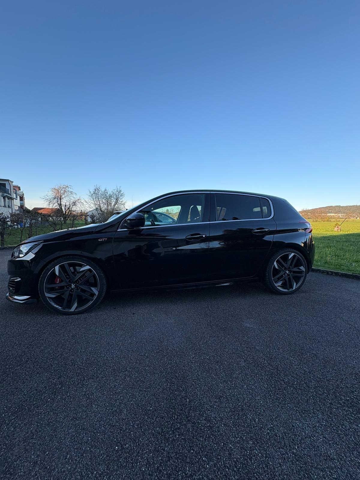 PEUGEOT 308 1.6 GTi-image-1