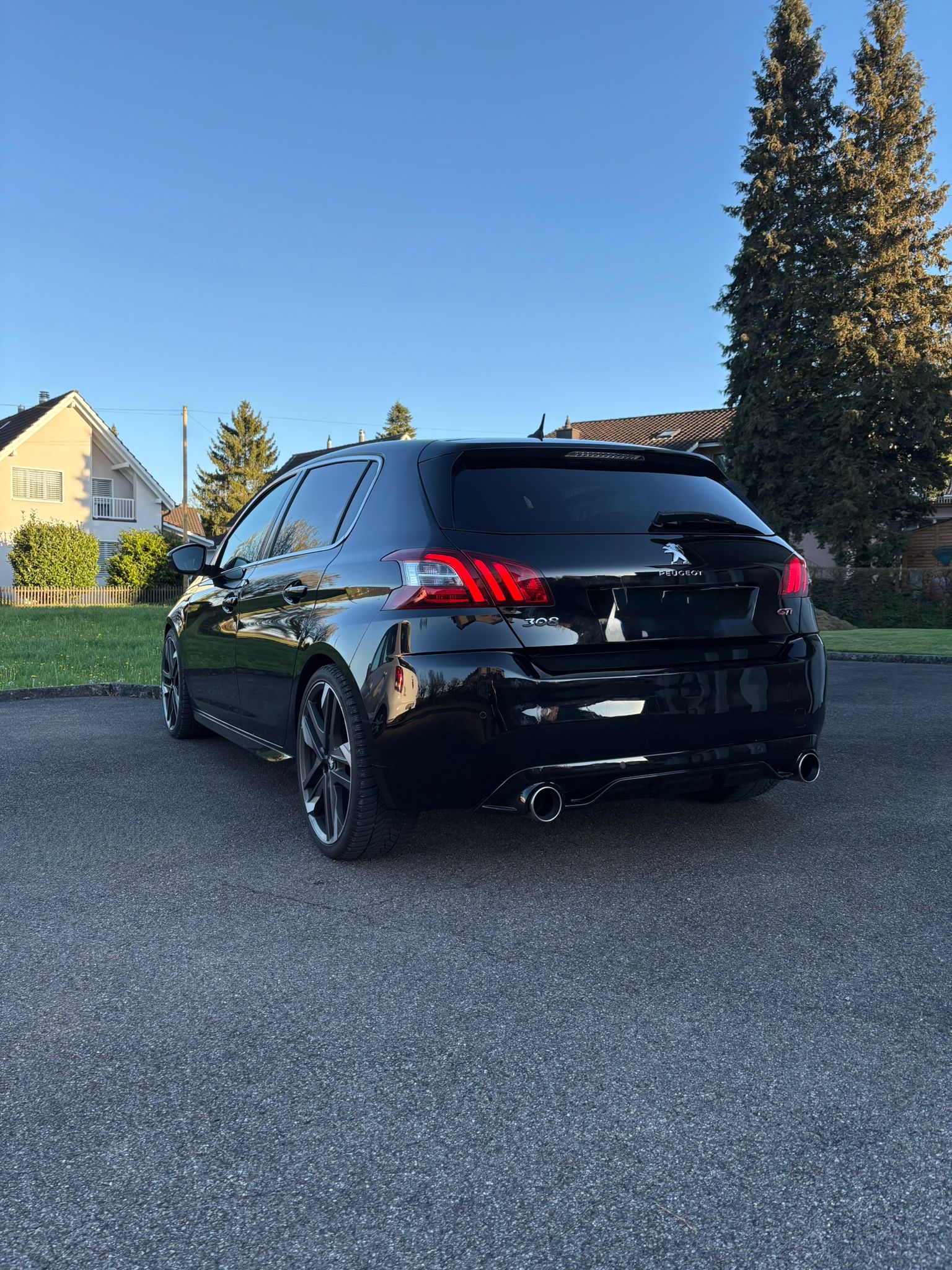 PEUGEOT 308 1.6 GTi-image-2