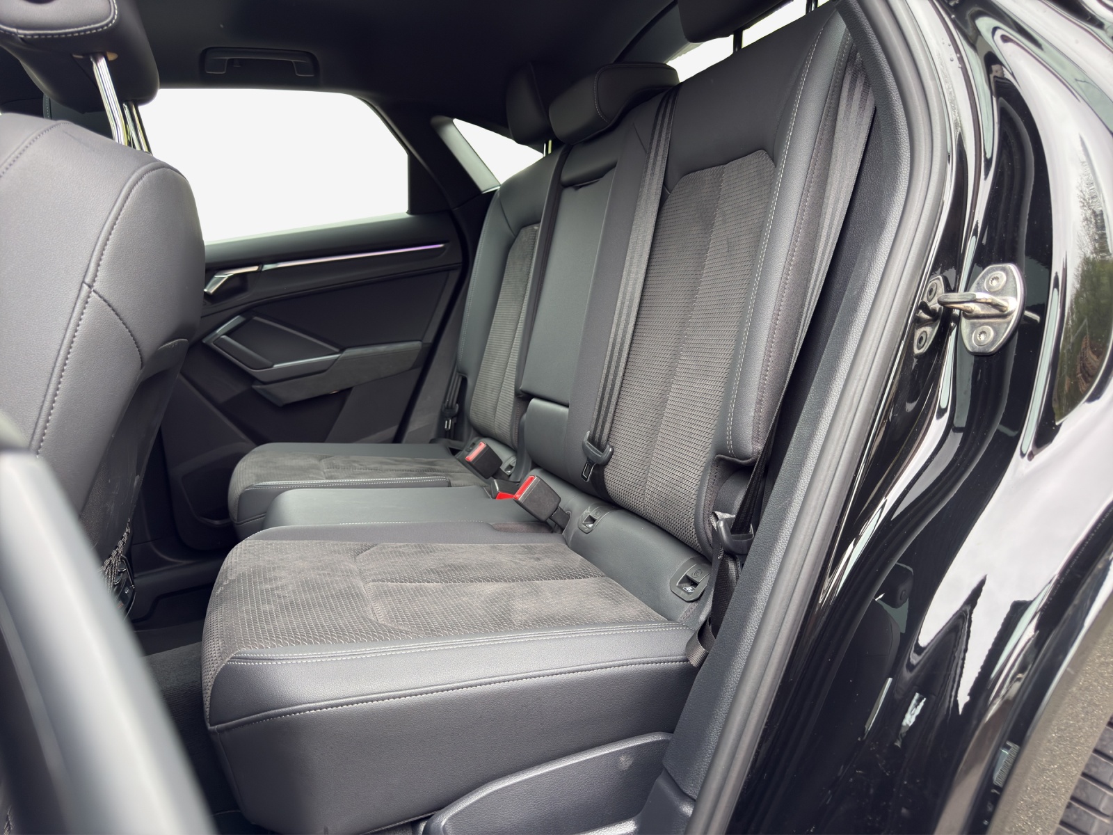 AUDI Q3 Sportback 35 TDI S line Attraction quattro S-tronic-image-11