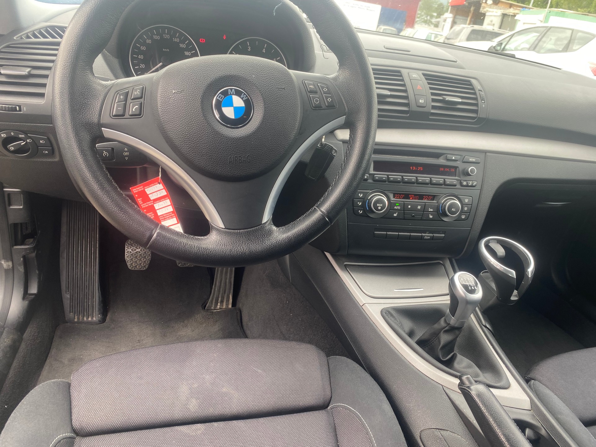BMW 116i-image-8