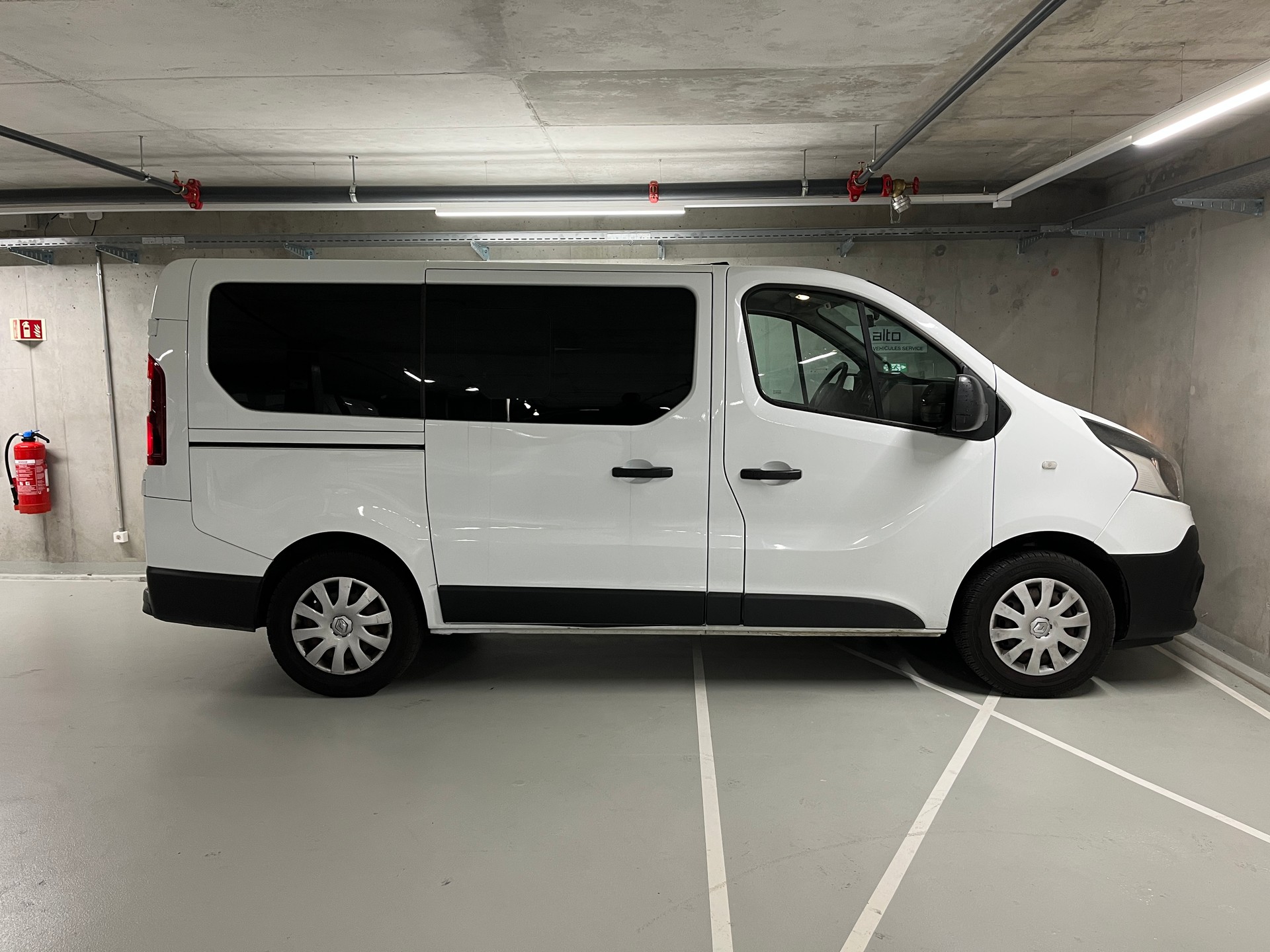 RENAULT Trafic ENERGY dCi 145 Grand Passenger Dynamique-image-5