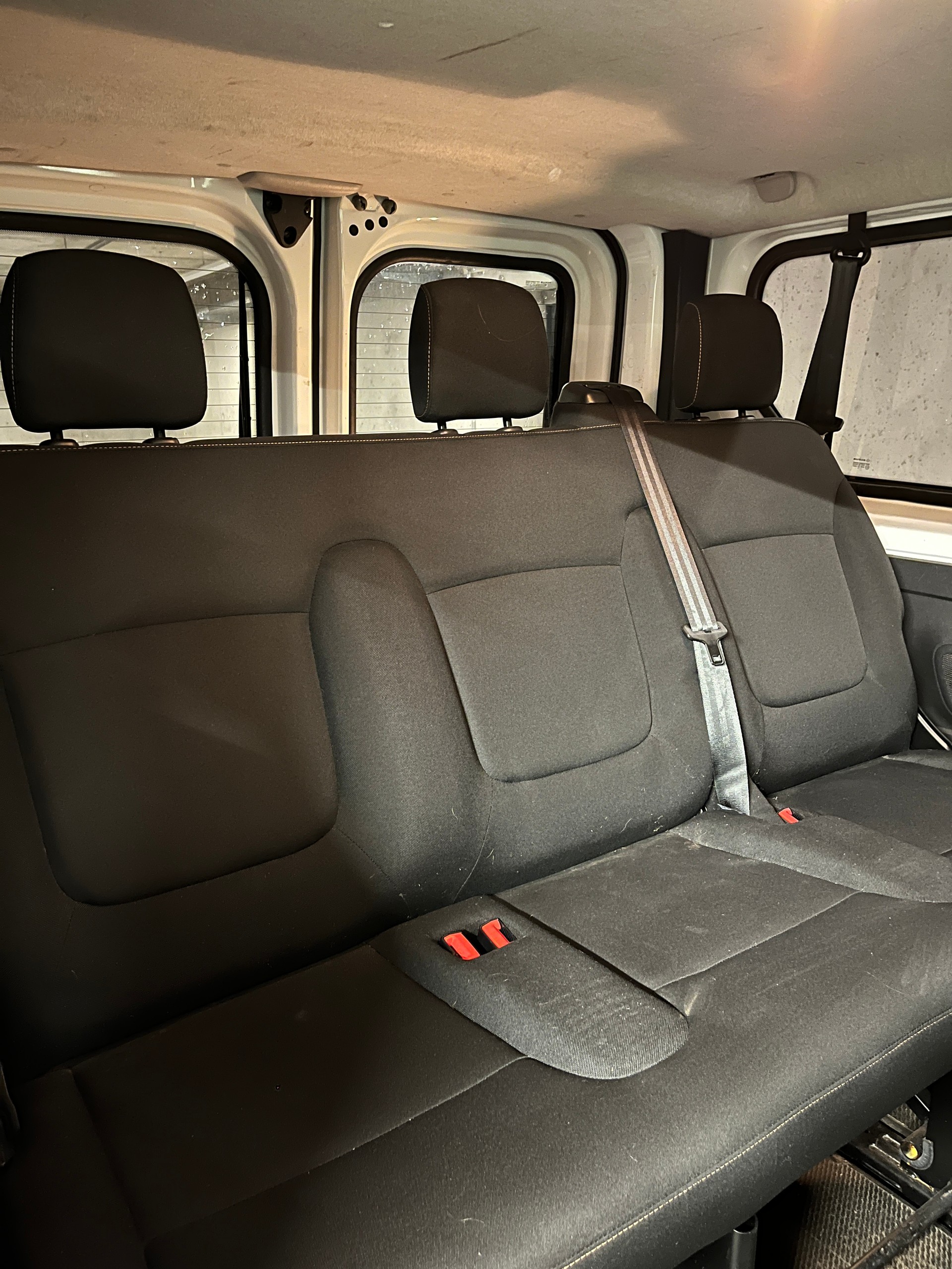 RENAULT Trafic ENERGY dCi 145 Grand Passenger Dynamique-image-19