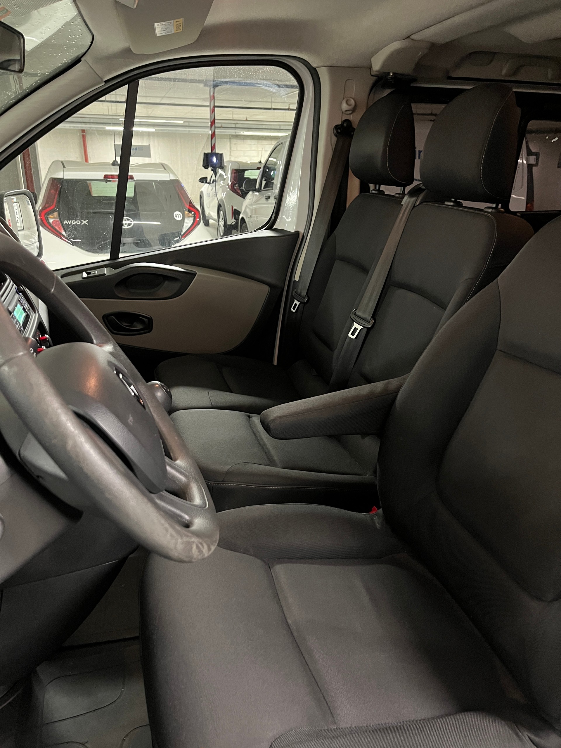 RENAULT Trafic ENERGY dCi 145 Grand Passenger Dynamique-image-15