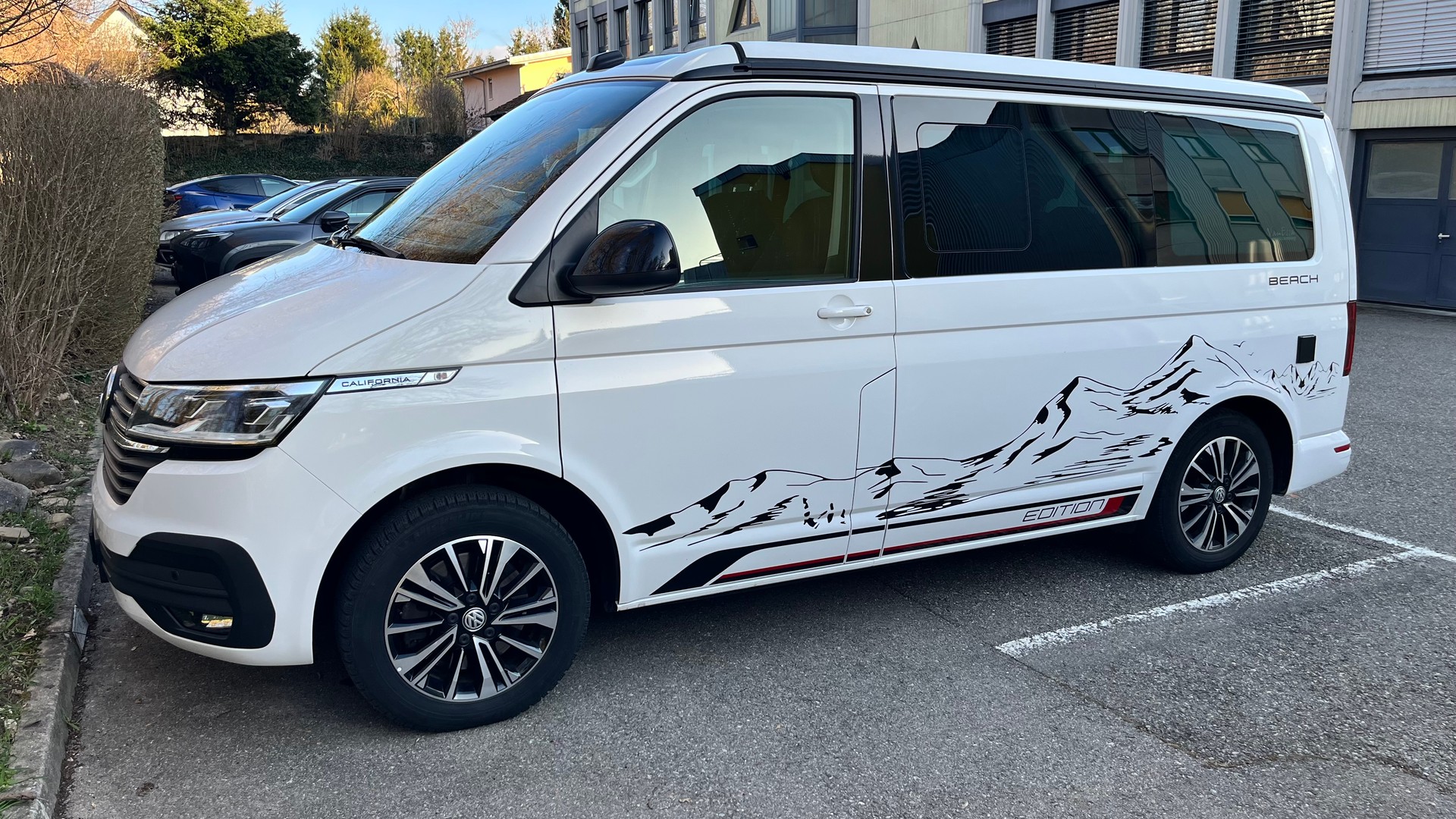 VW T6.1 California 2.0 TDI Beach Edition DSG-image-0
