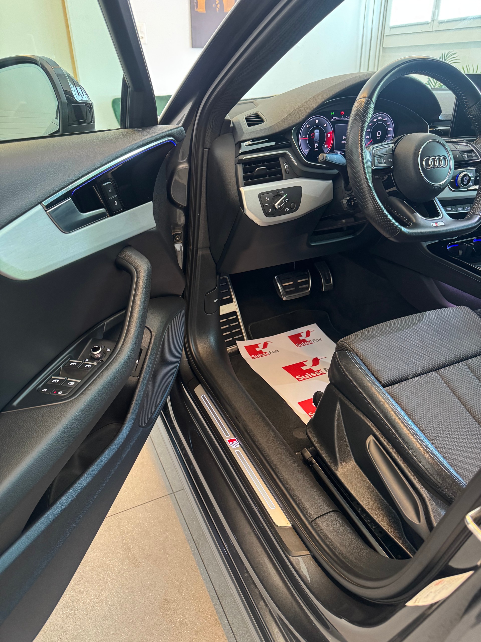 AUDI A4 Avant 40 TDI *Sport*S line*quattro S-tronic*CH-Fahrzeug*Frisch MFK*-image-9