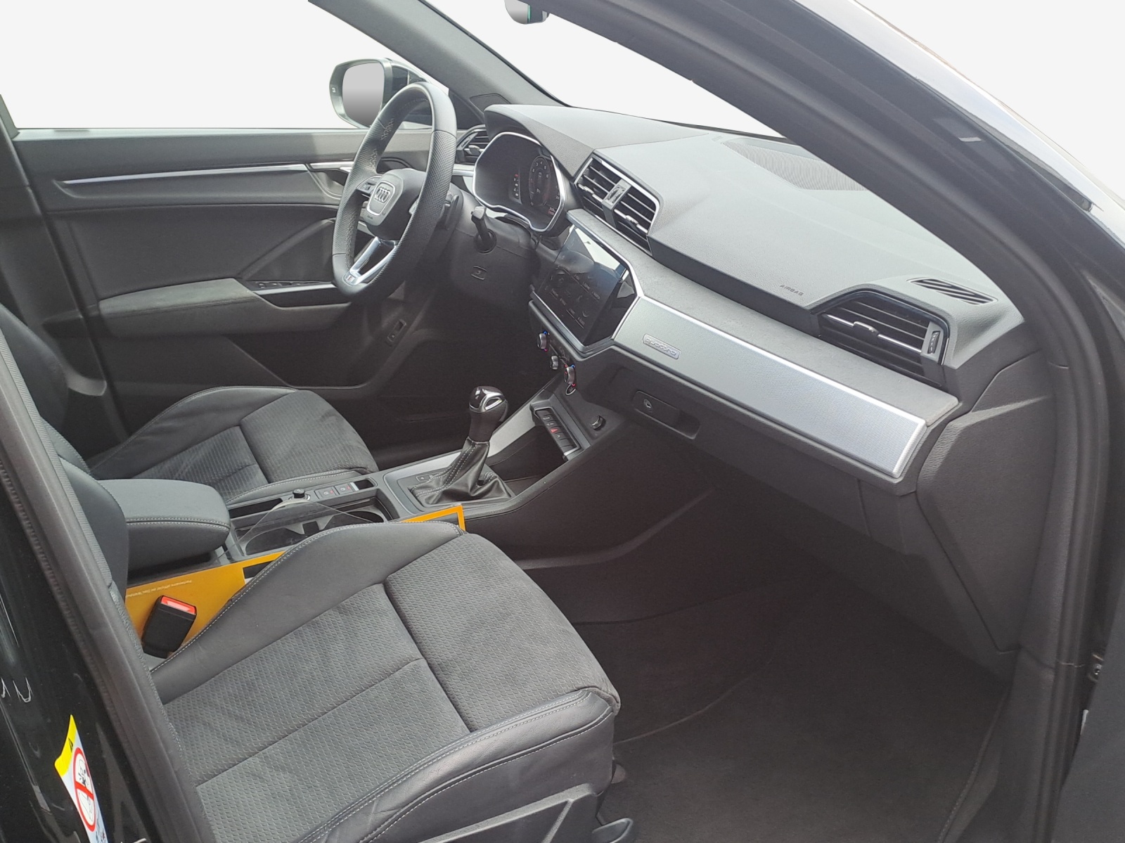 AUDI Q3 Sportback 40 TFSI S line quattro S-tronic-image-13