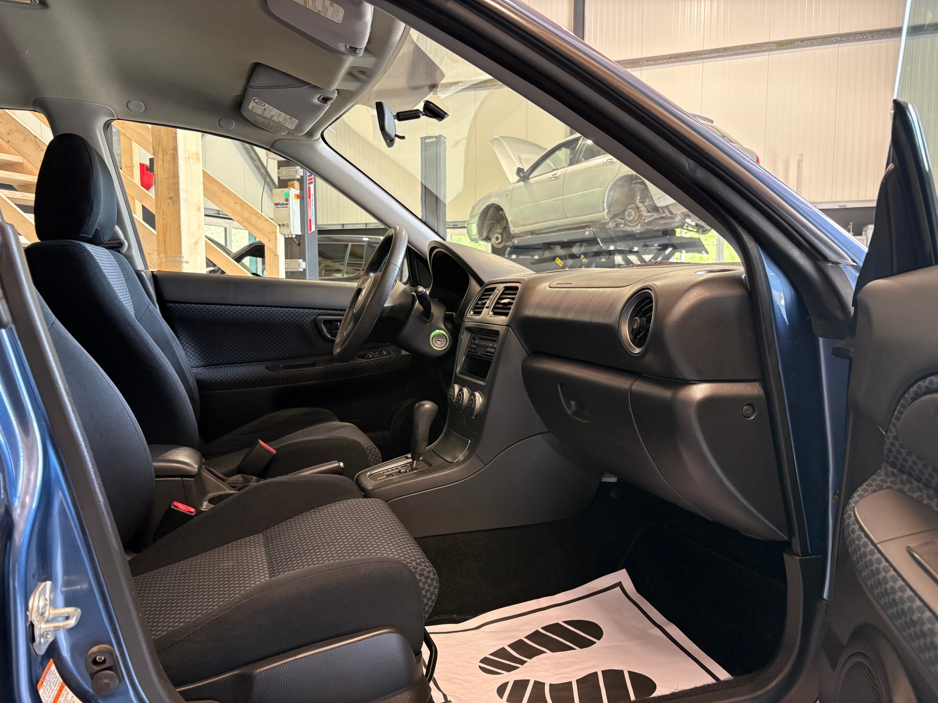 SUBARU Impreza 1.5R Swiss Pique-As Automatic-image-7