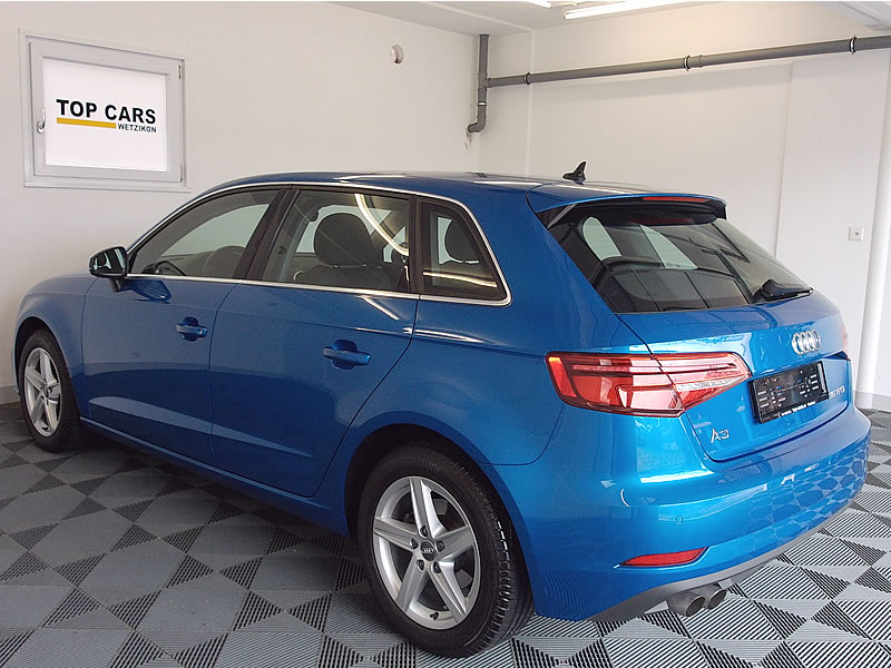 AUDI A3 Sportback 35 TFSI Sport S-tronic-showroom-element-1