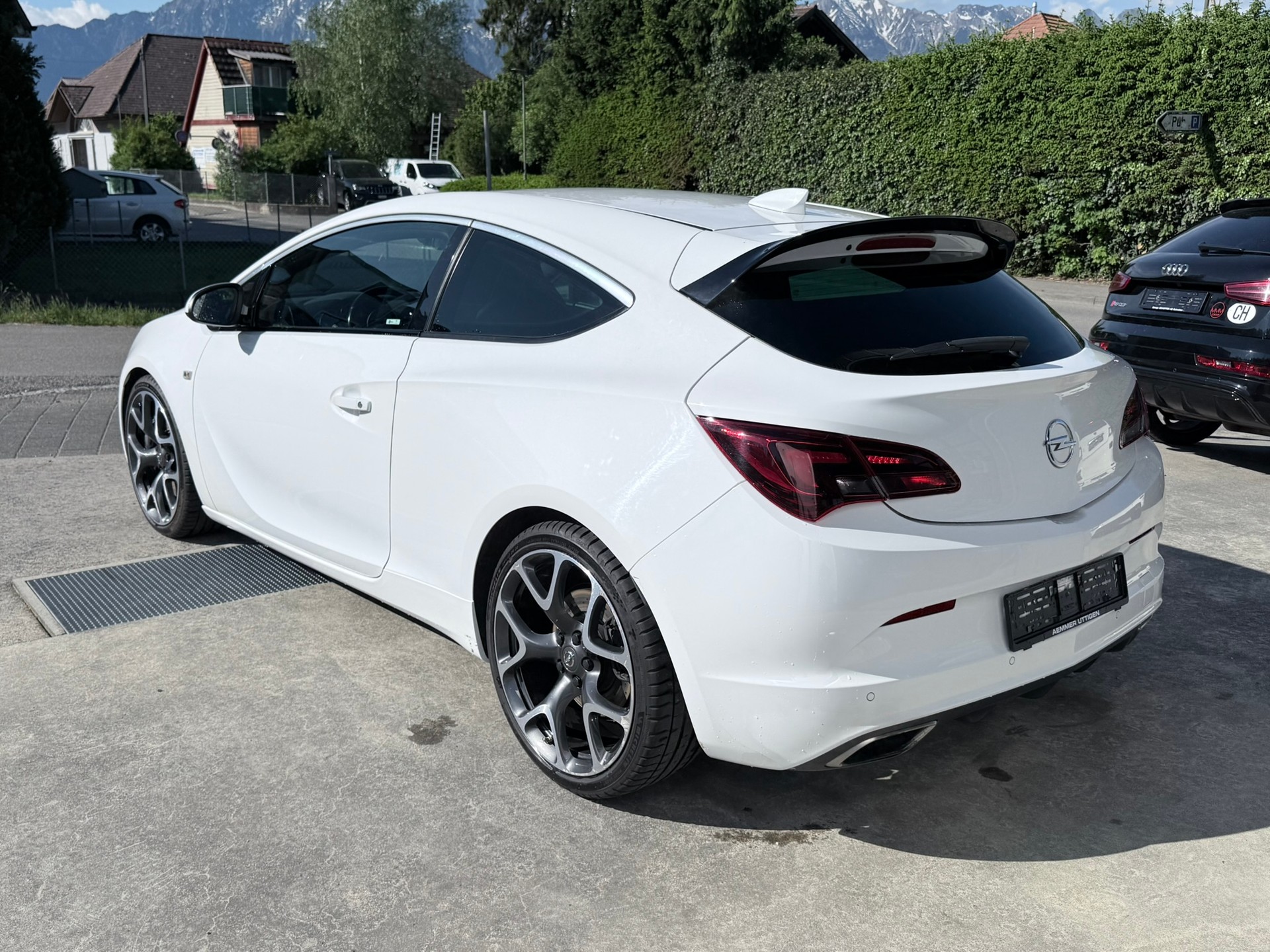 OPEL Astra GTC 2.0i 16V Turbo OPC-image-6