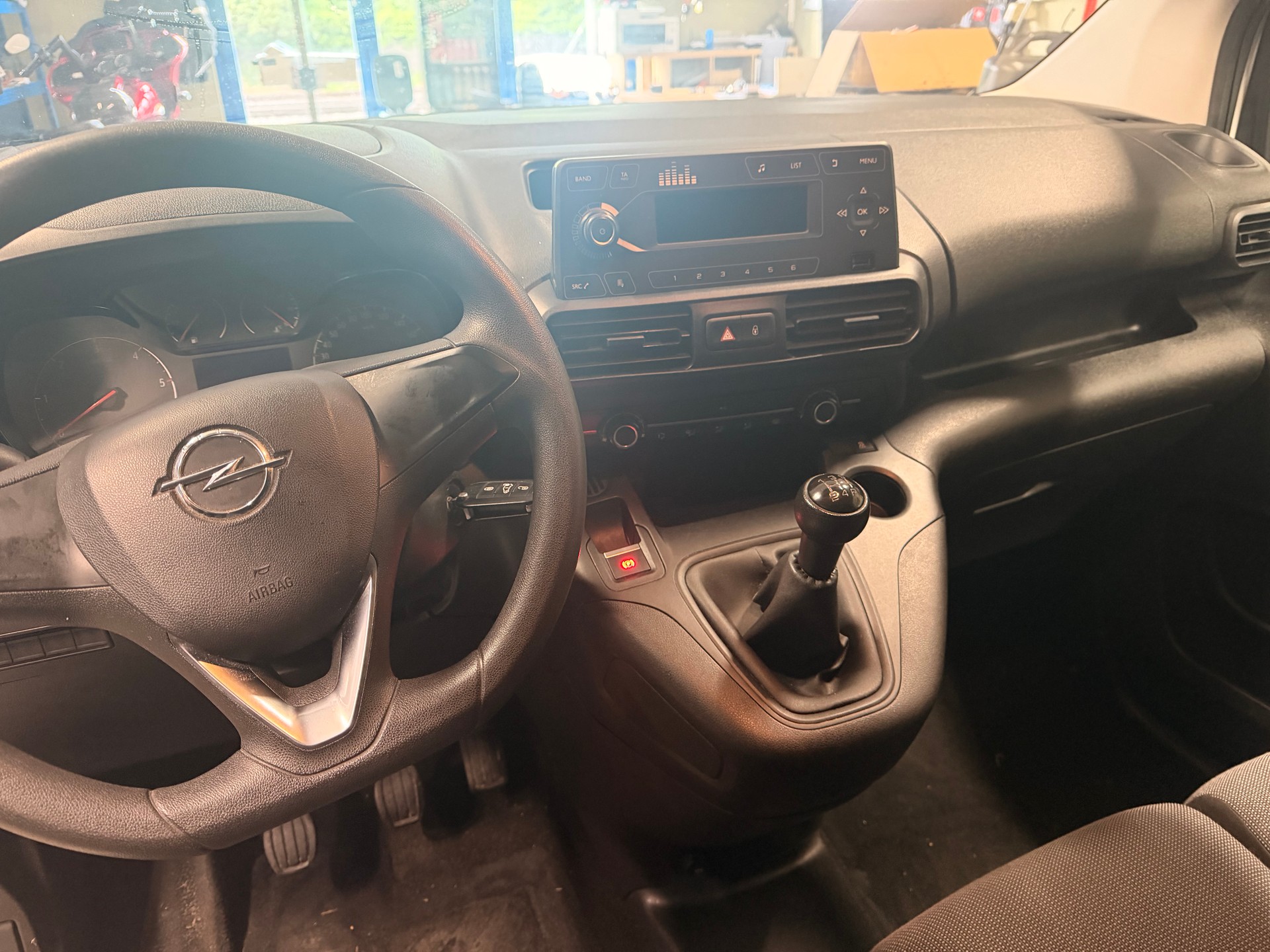 OPEL Combo 1.5 Cargo Essentia-image-6