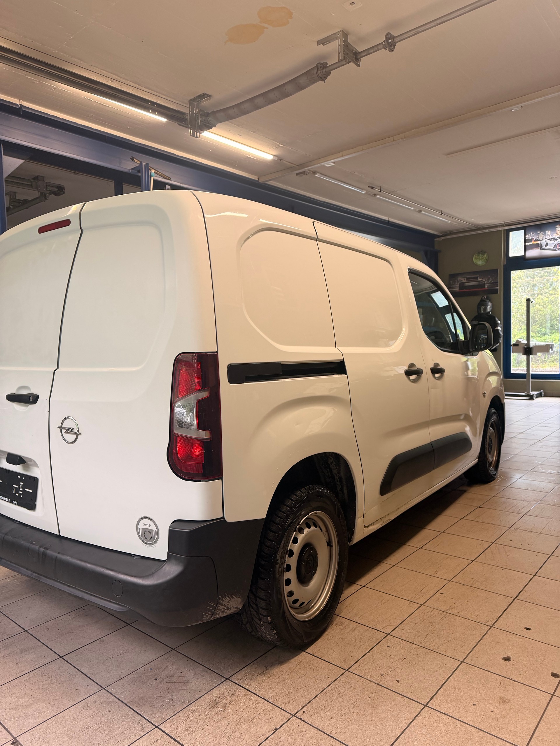 OPEL Combo 1.5 Cargo Essentia-image-4