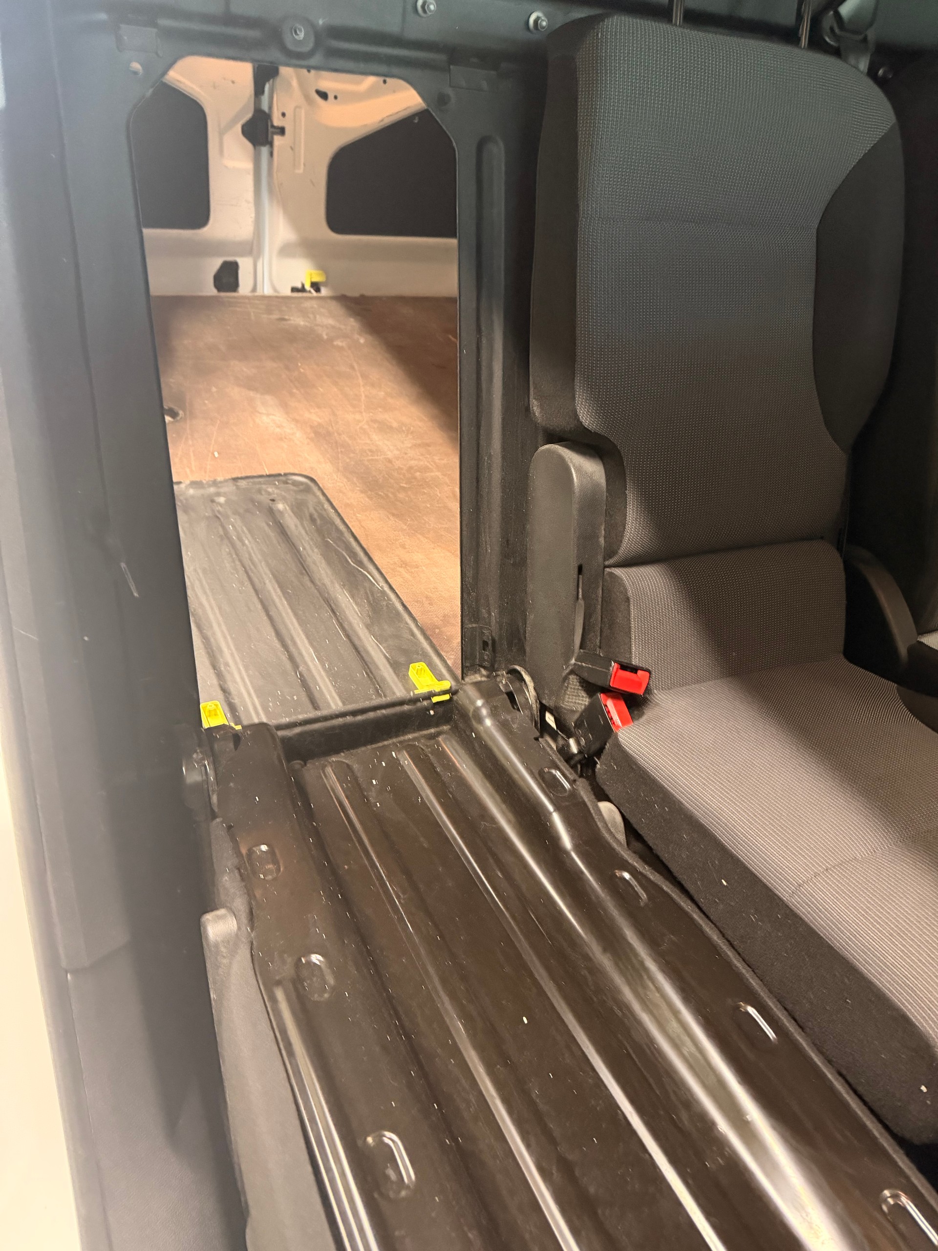 OPEL Combo 1.5 Cargo Essentia-image-8