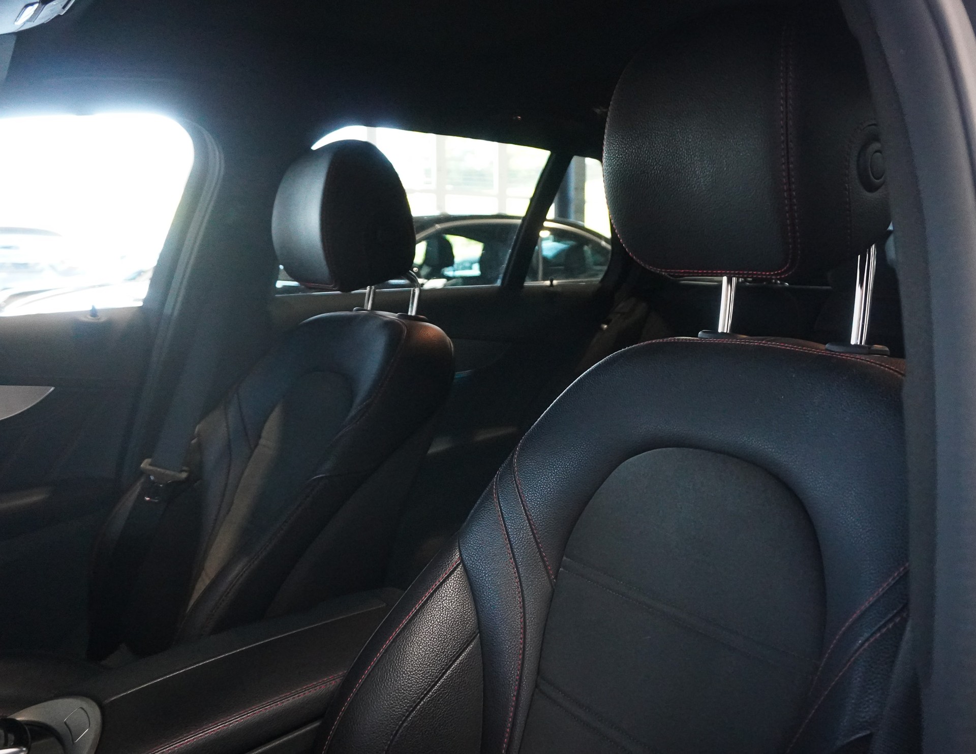 MERCEDES-BENZ C 43 AMG 4Matic 9G-Tronic-image-10