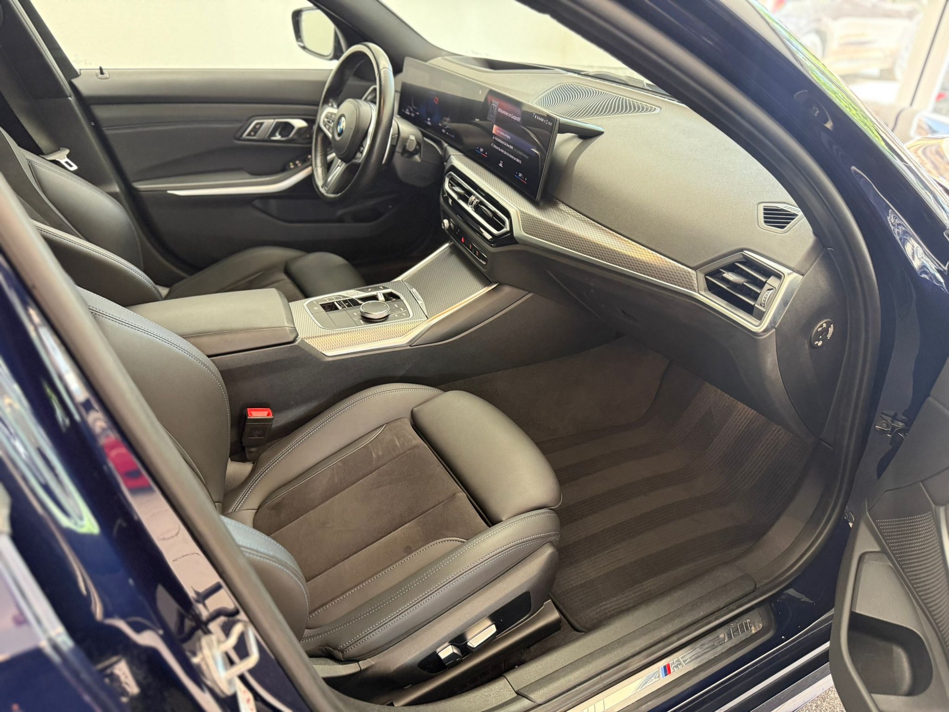 BMW 330d xDrive 48V Touring Pure M Sport Steptronic-image-13