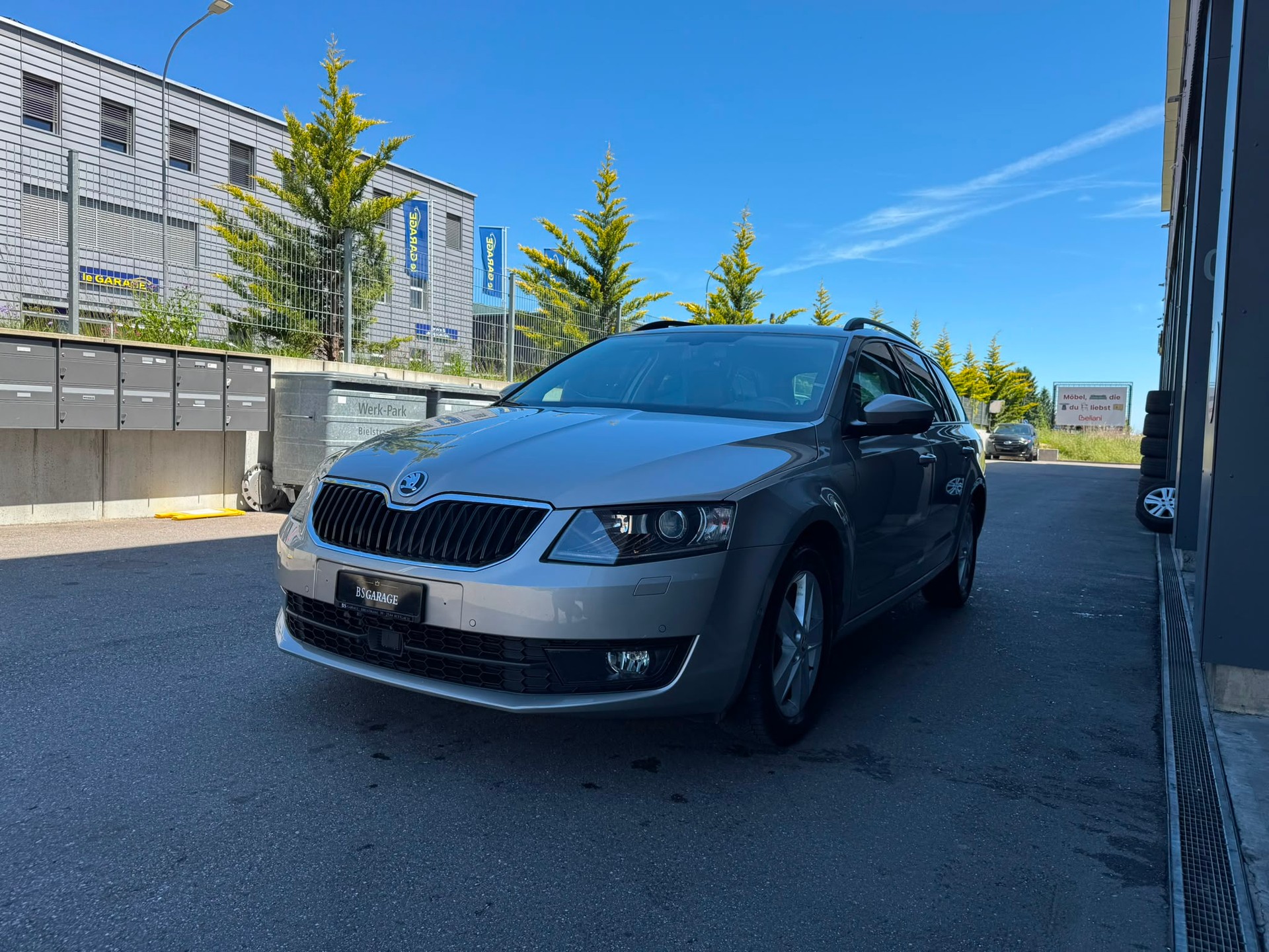 SKODA Octavia Combi 1.8 TSI Elegance 4x4 DSG 1. Hand-image-1