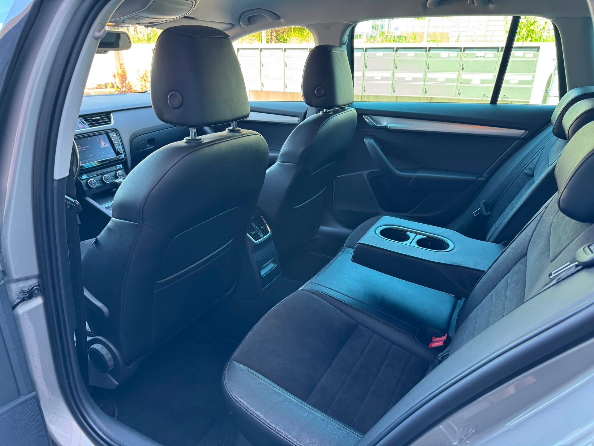SKODA Octavia Combi 1.8 TSI Elegance 4x4 DSG 1. Hand-image-11