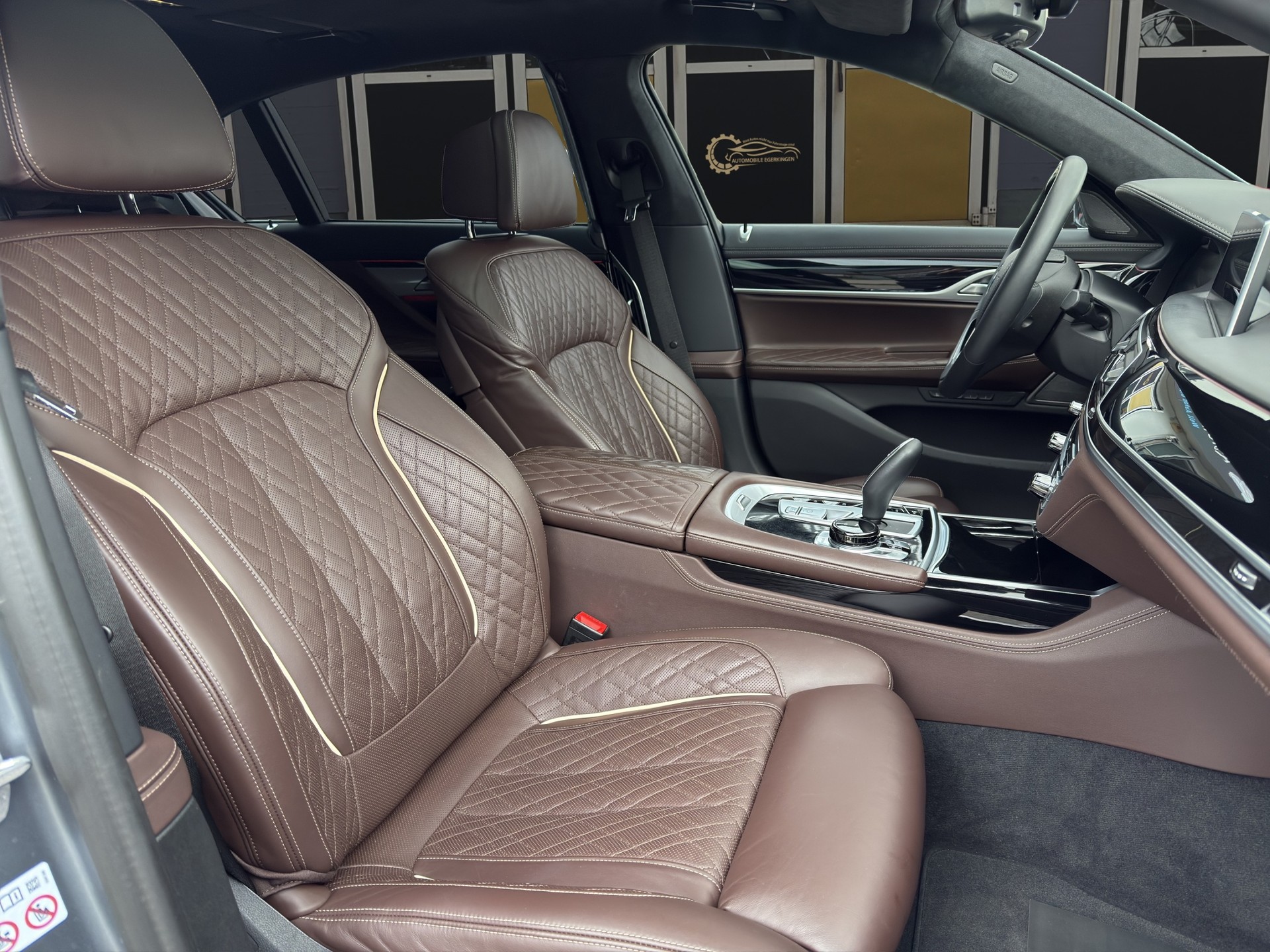 BMW 745Le xDrive Steptronic-image-10