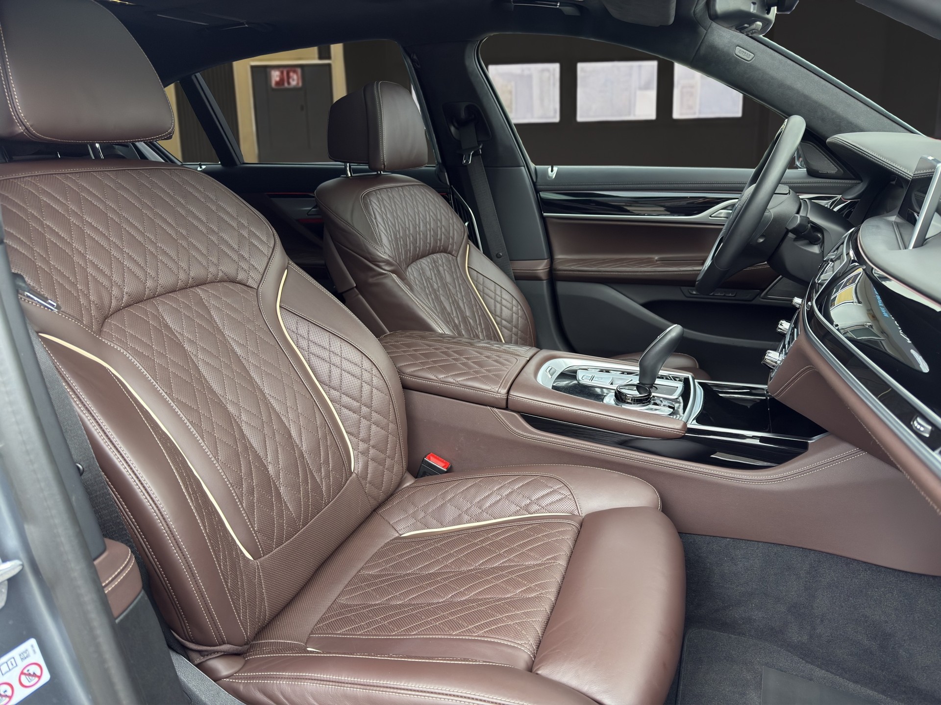 BMW 745Le xDrive Steptronic-image-9