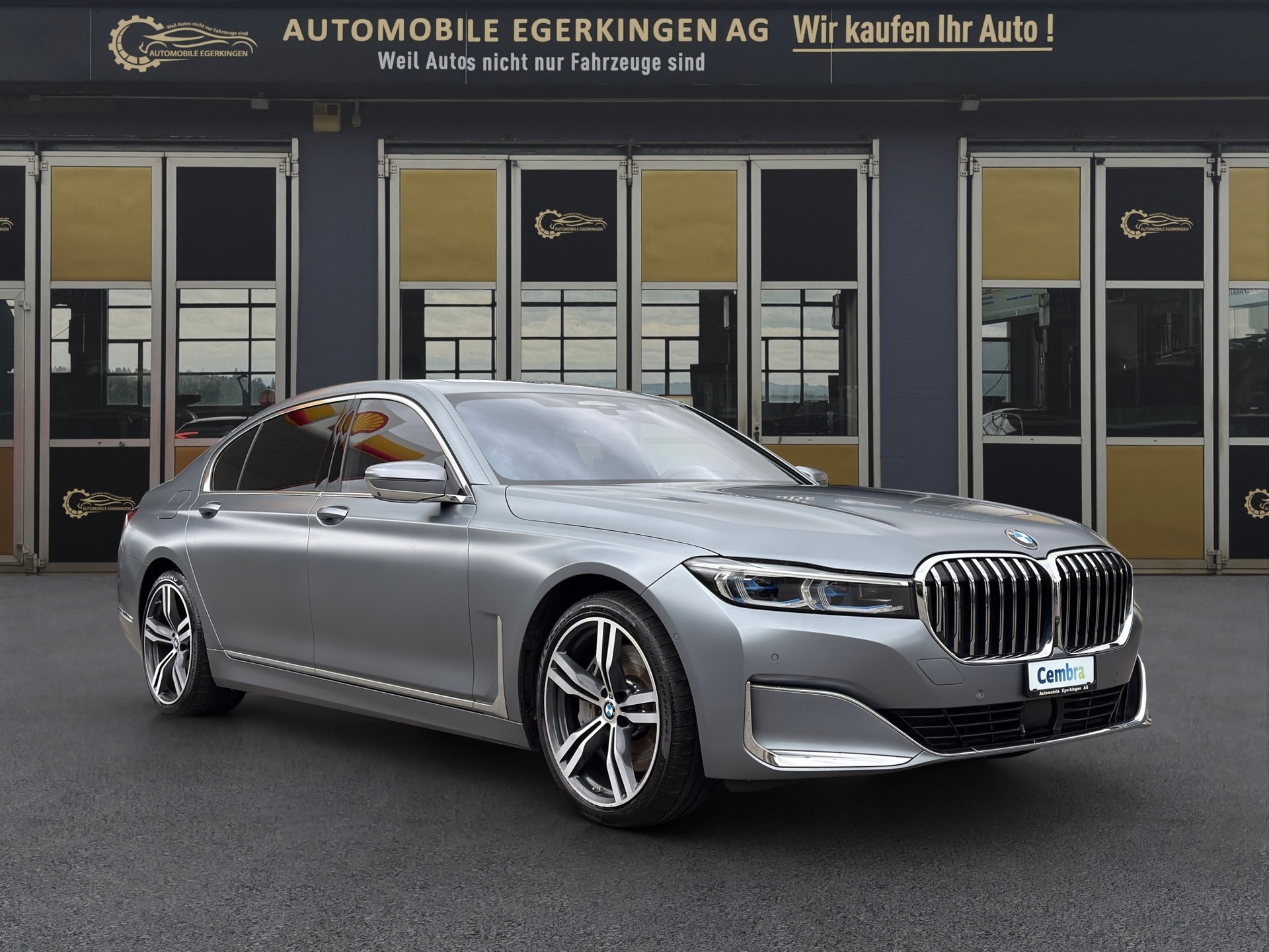 BMW 745Le xDrive Steptronic-showroom-element-2