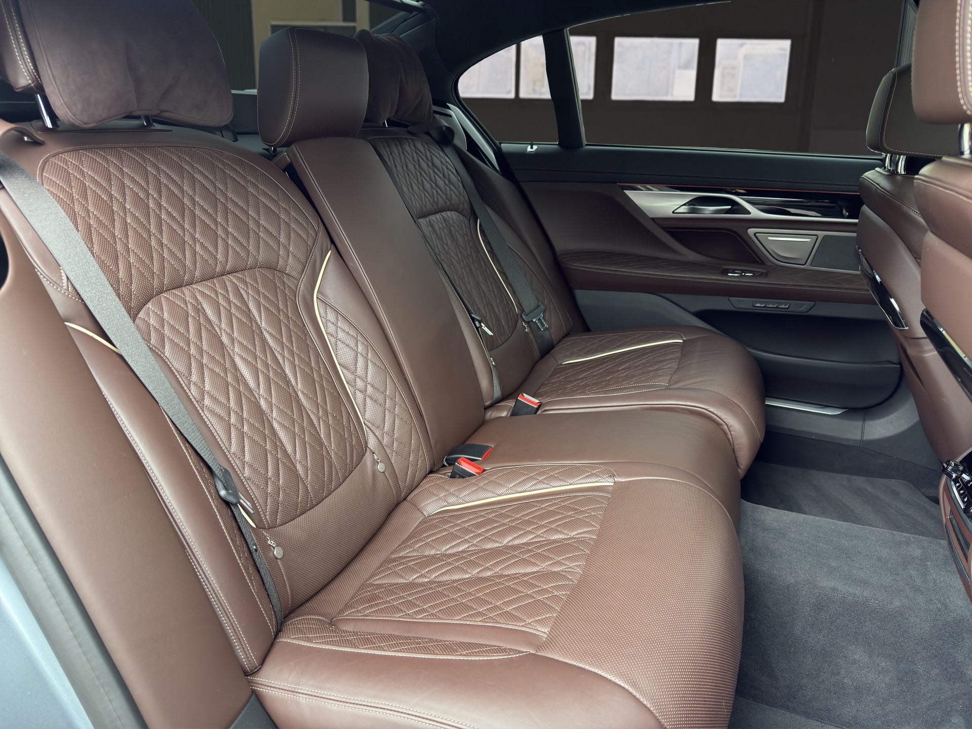 BMW 745Le xDrive Steptronic-image-13