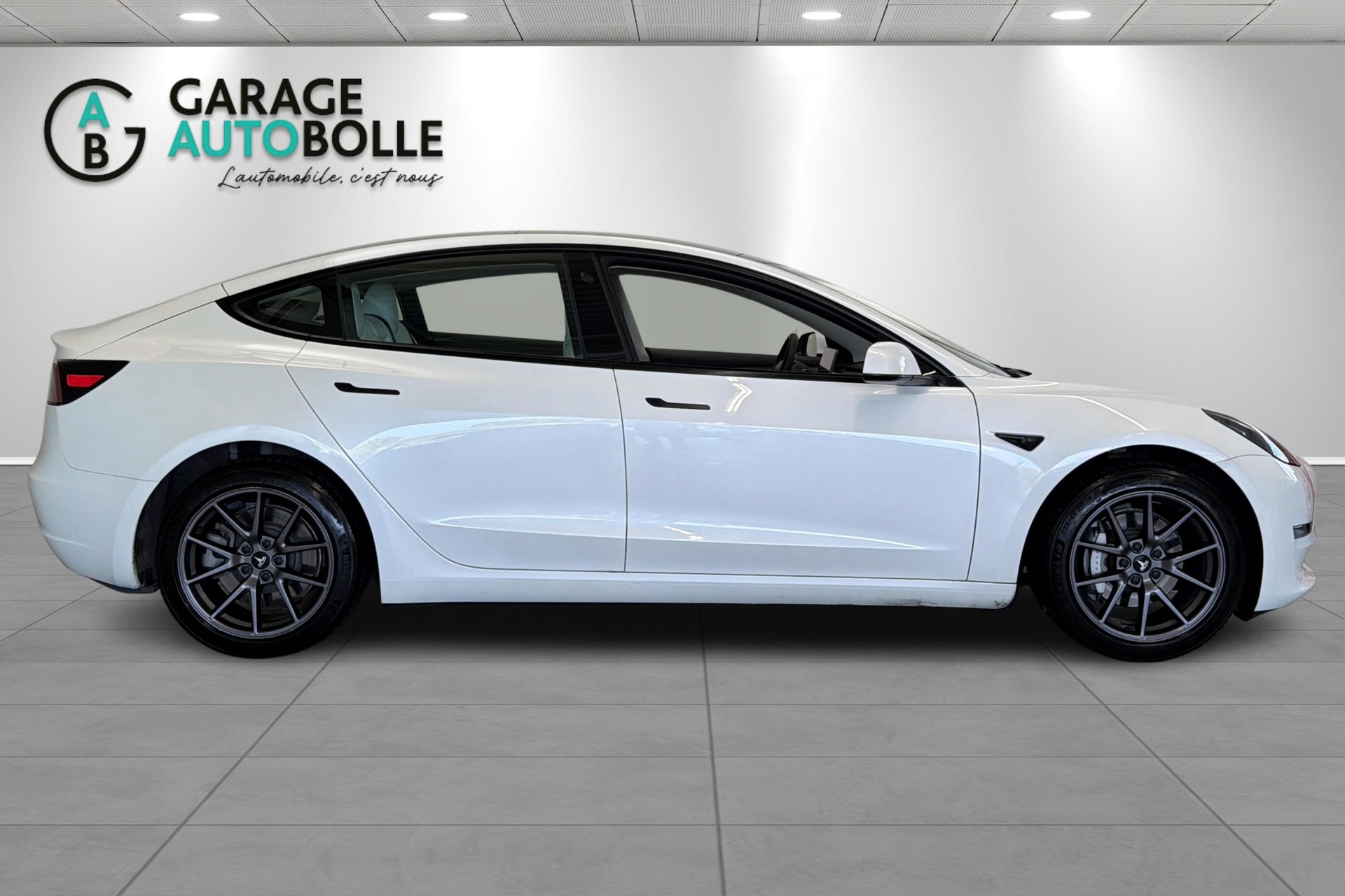 TESLA Model 3 Long Range Dual Motor AWD-image-2