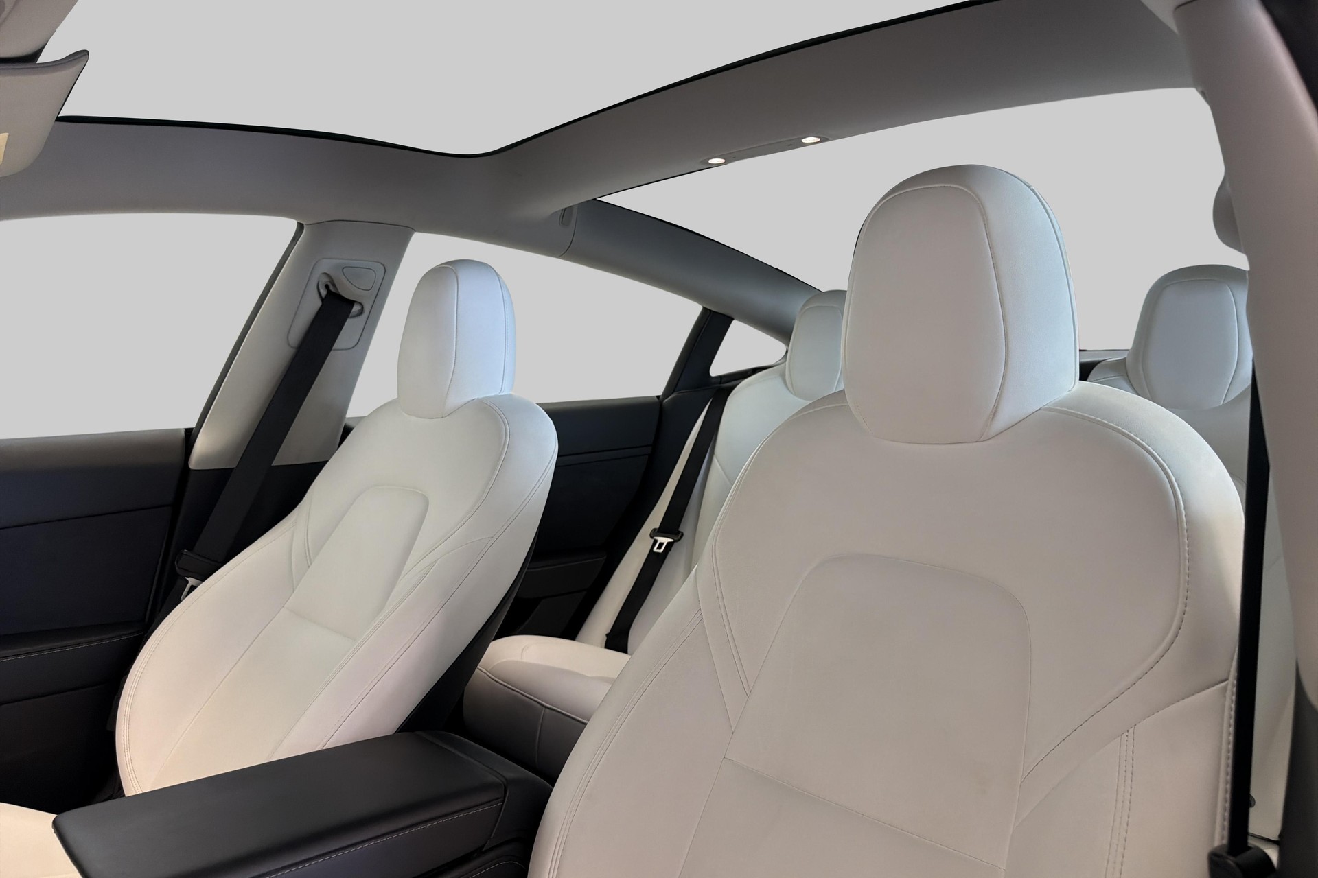 TESLA Model 3 Long Range Dual Motor AWD-image-21