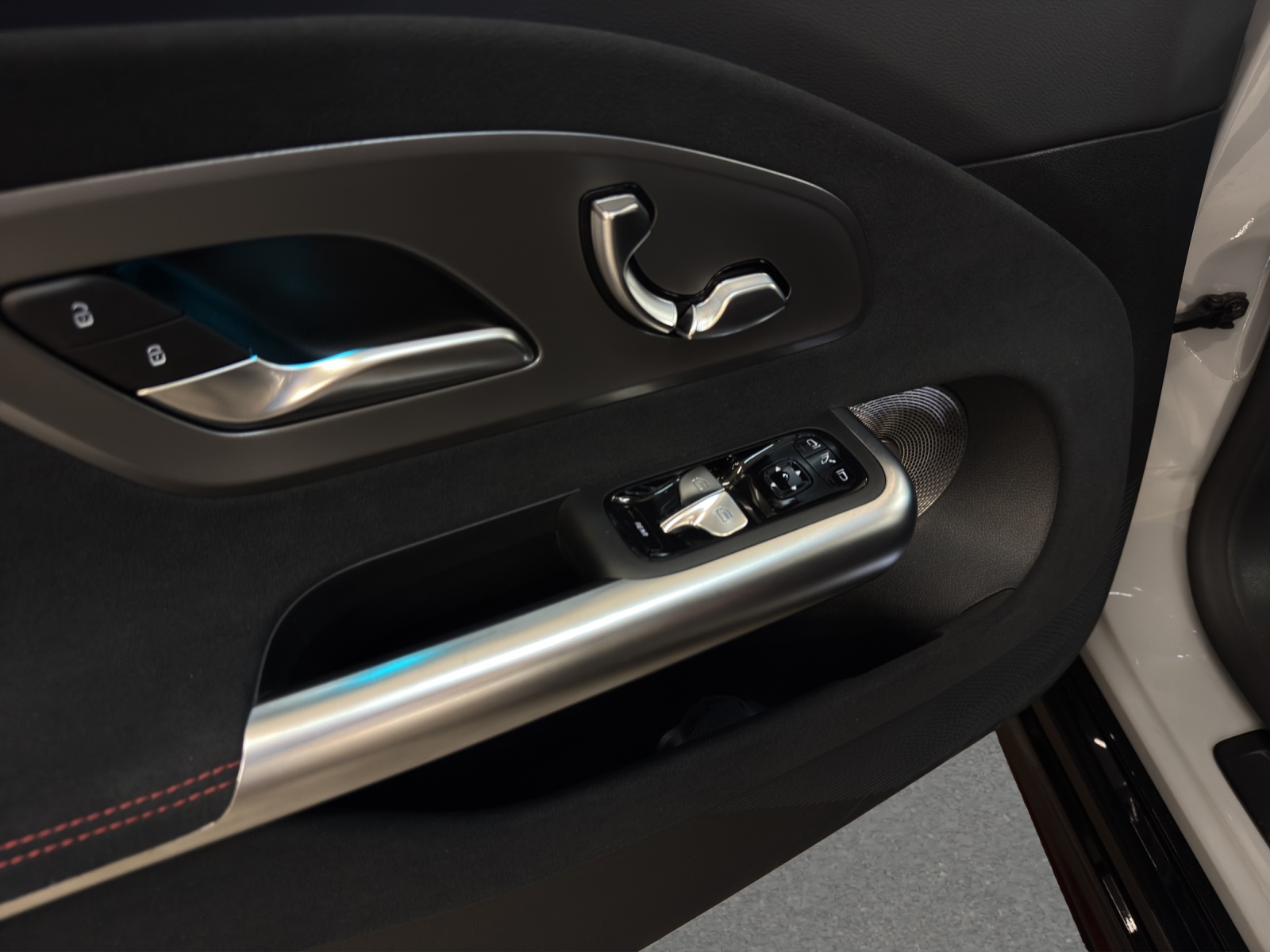 MERCEDES-BENZ CLA 350 4M - 85 kWh - EQ - AMG / DISTRONIC / 360 Grad Kamera / Panorama-Dach-image-12