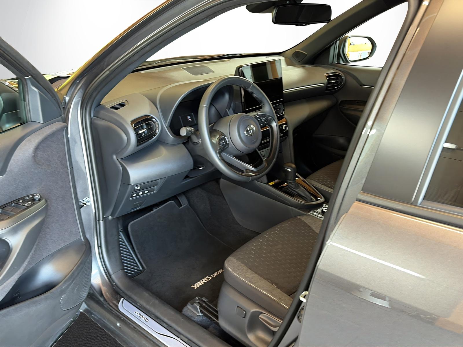 TOYOTA Yaris Cross 1.5 VVT-i HSD Trend AWD-i-image-6