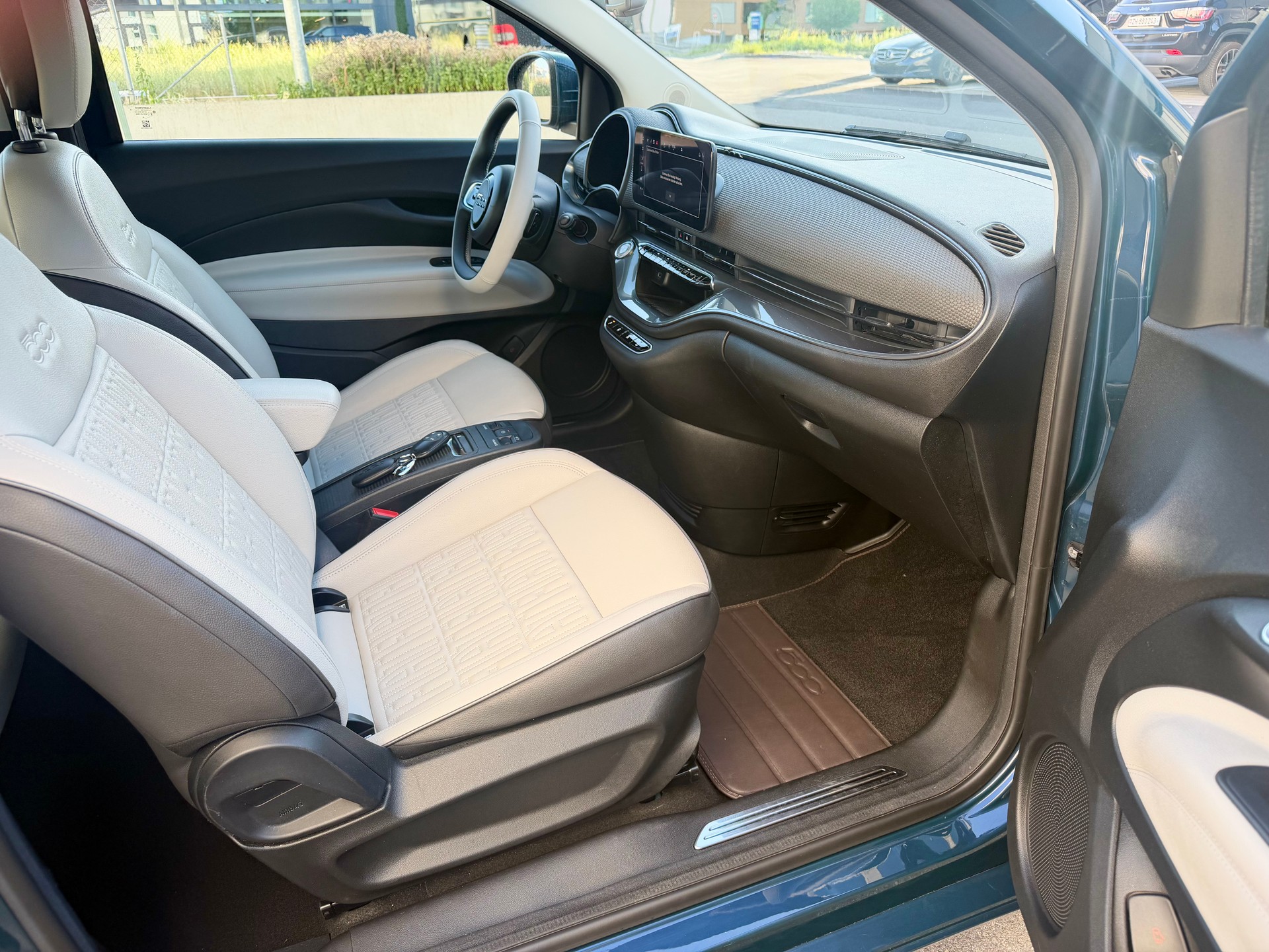 FIAT 500 C electric 87 kW La Prima-image-12