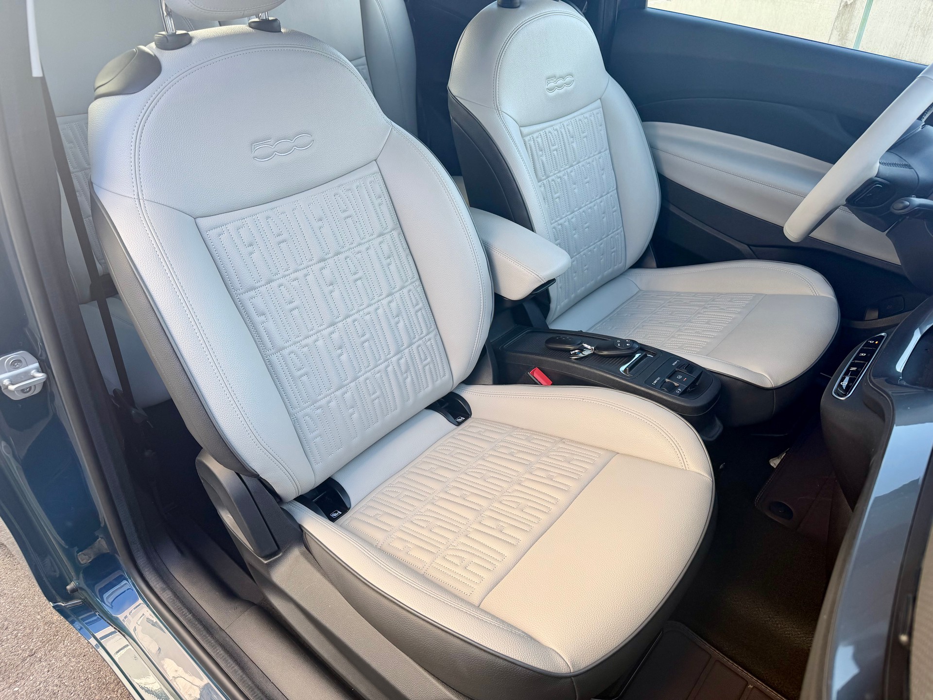 FIAT 500 C electric 87 kW La Prima-image-9