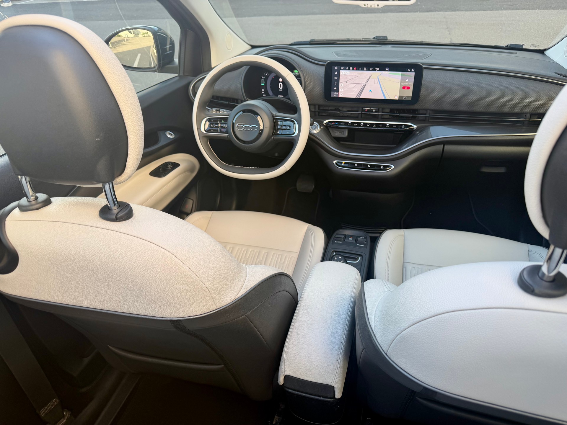 FIAT 500 C electric 87 kW La Prima-image-10