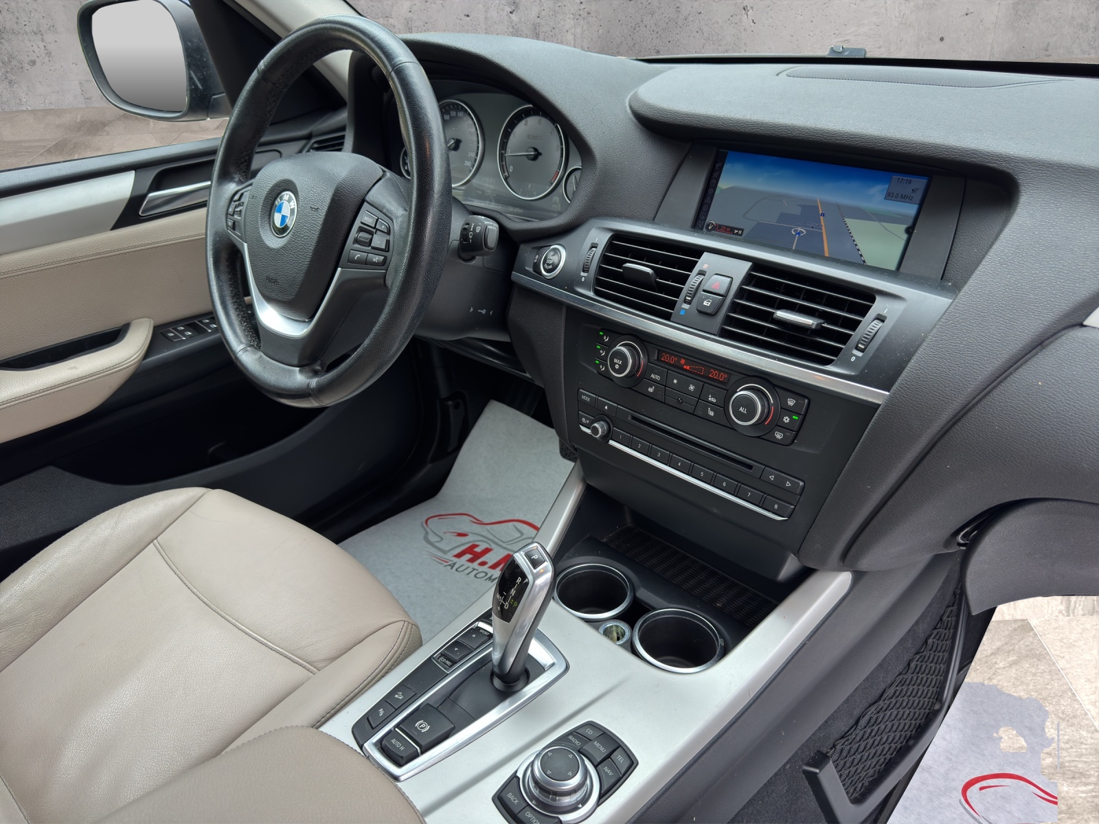 BMW X3 xDrive 20i Steptronic-image-12