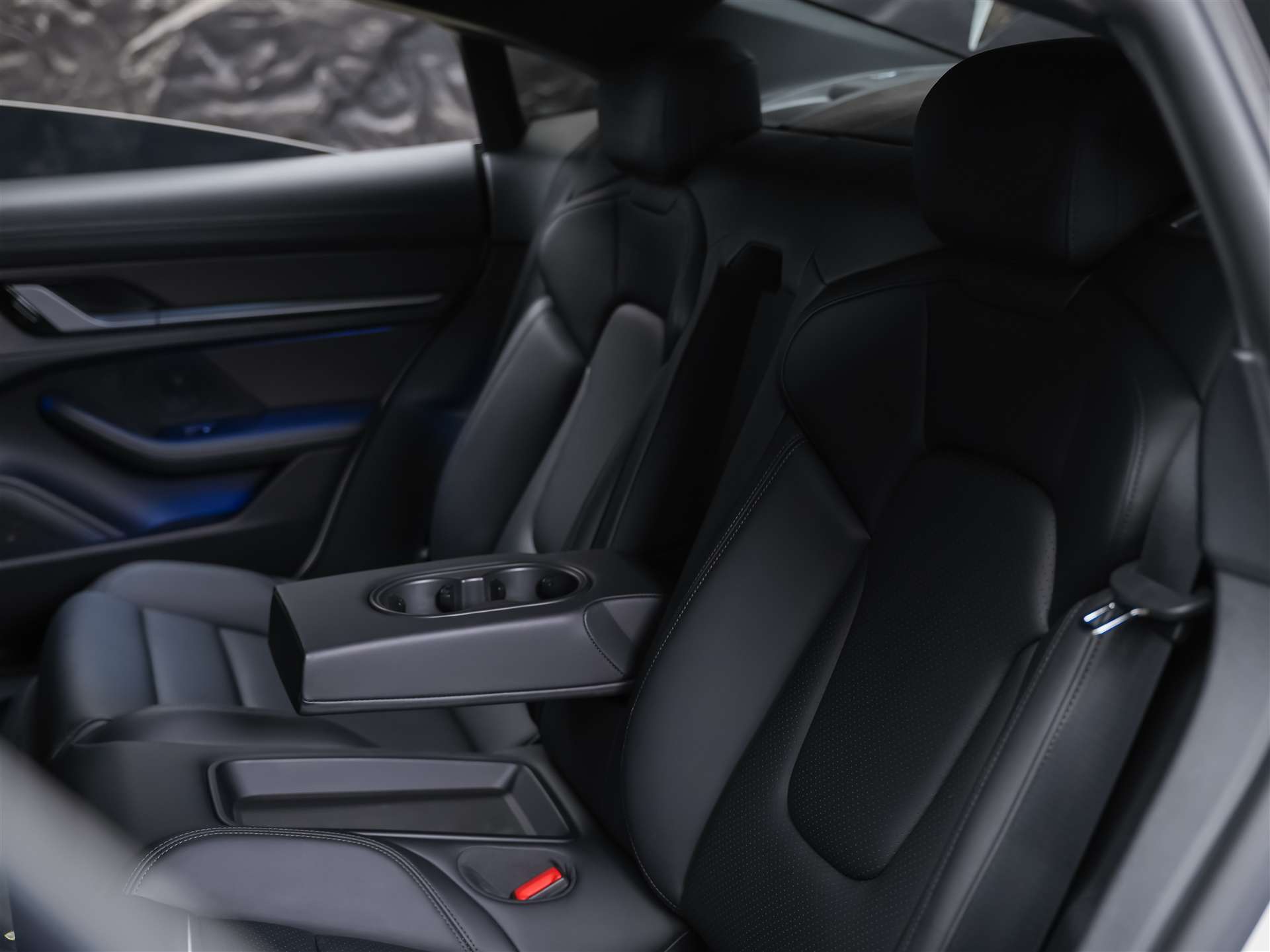 PORSCHE Taycan Turbo S *CH-Auto*Approved*Keramik*Bose*Chrono*-image-11