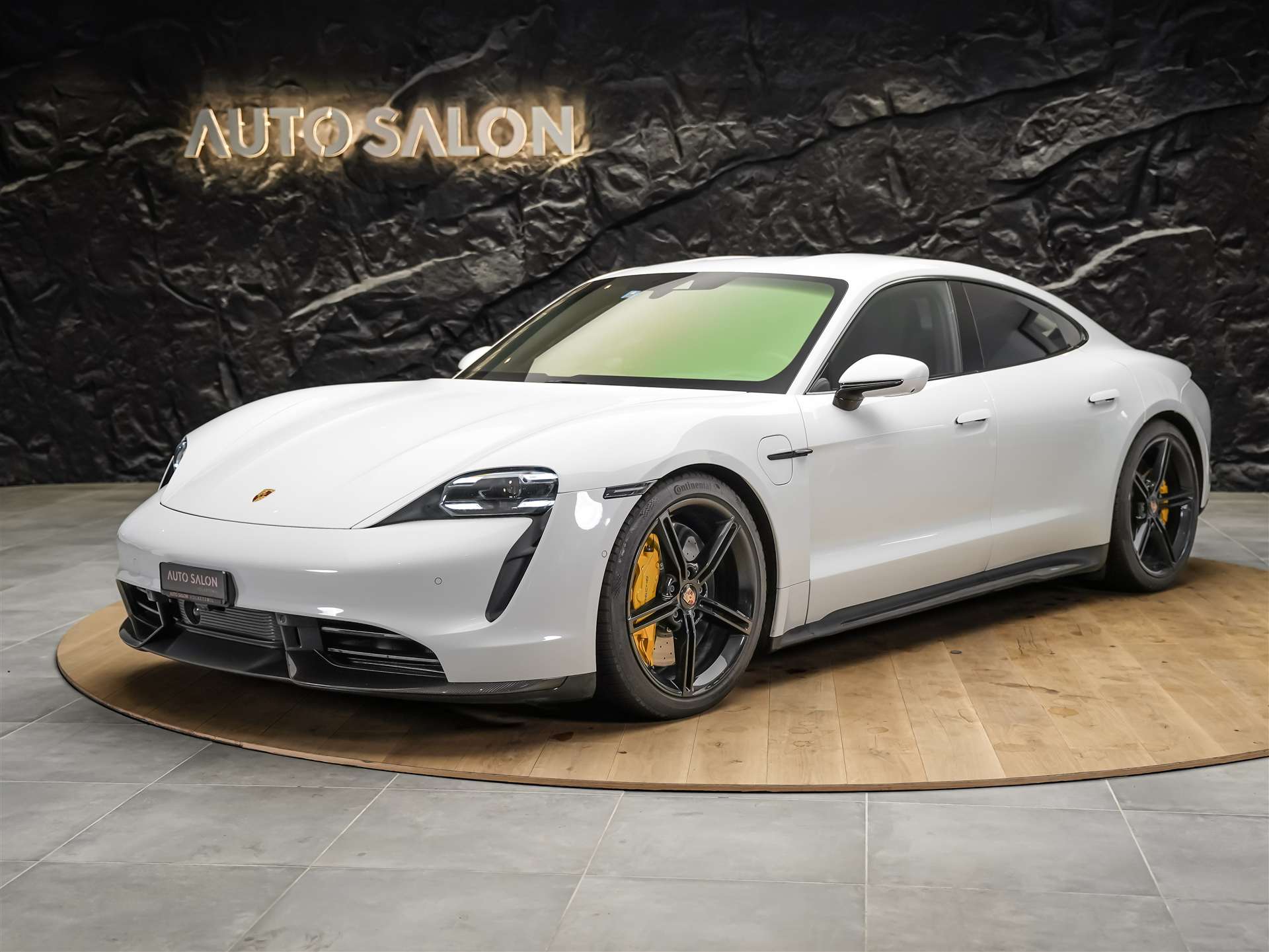 PORSCHE Taycan Turbo S *CH-Auto*Approved*Keramik*Bose*Chrono*-image-0