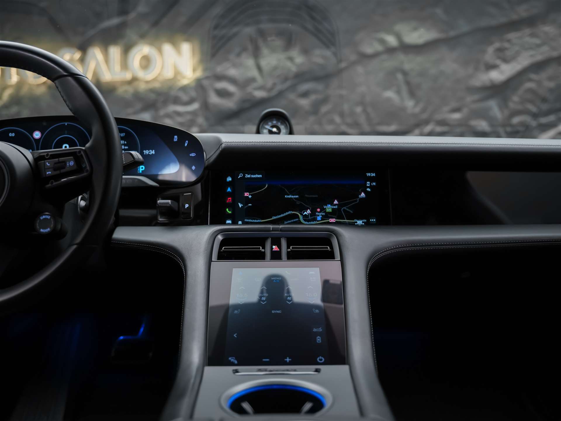 PORSCHE Taycan Turbo S *CH-Auto*Approved*Keramik*Bose*Chrono*-image-19