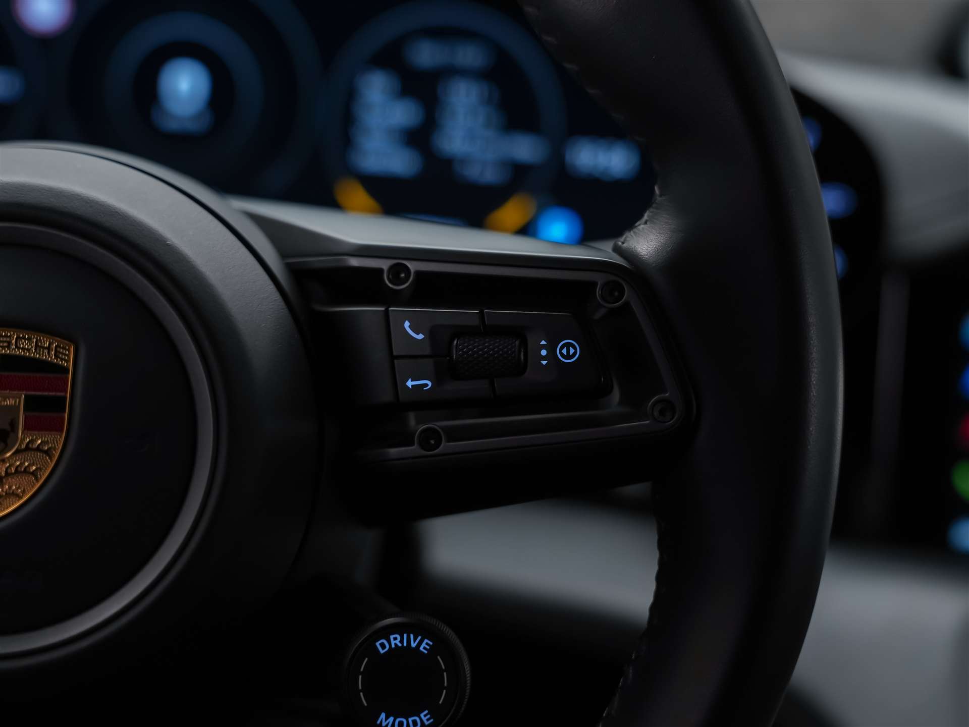 PORSCHE Taycan Turbo S *CH-Auto*Approved*Keramik*Bose*Chrono*-image-31