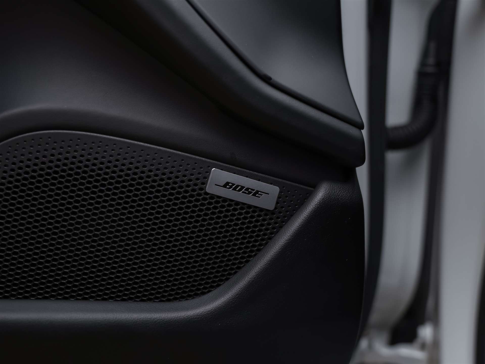 PORSCHE Taycan Turbo S *CH-Auto*Approved*Keramik*Bose*Chrono*-image-26