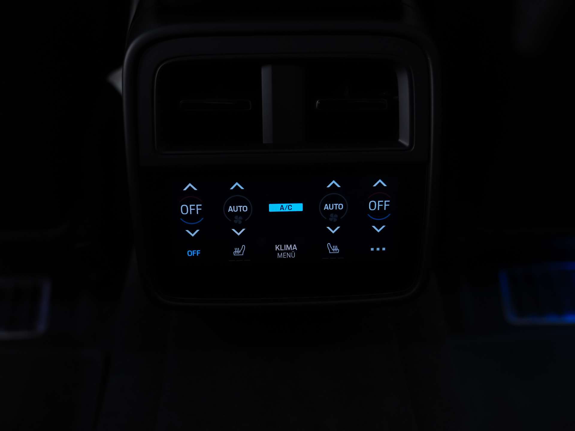 PORSCHE Taycan Turbo S *CH-Auto*Approved*Keramik*Bose*Chrono*-image-12
