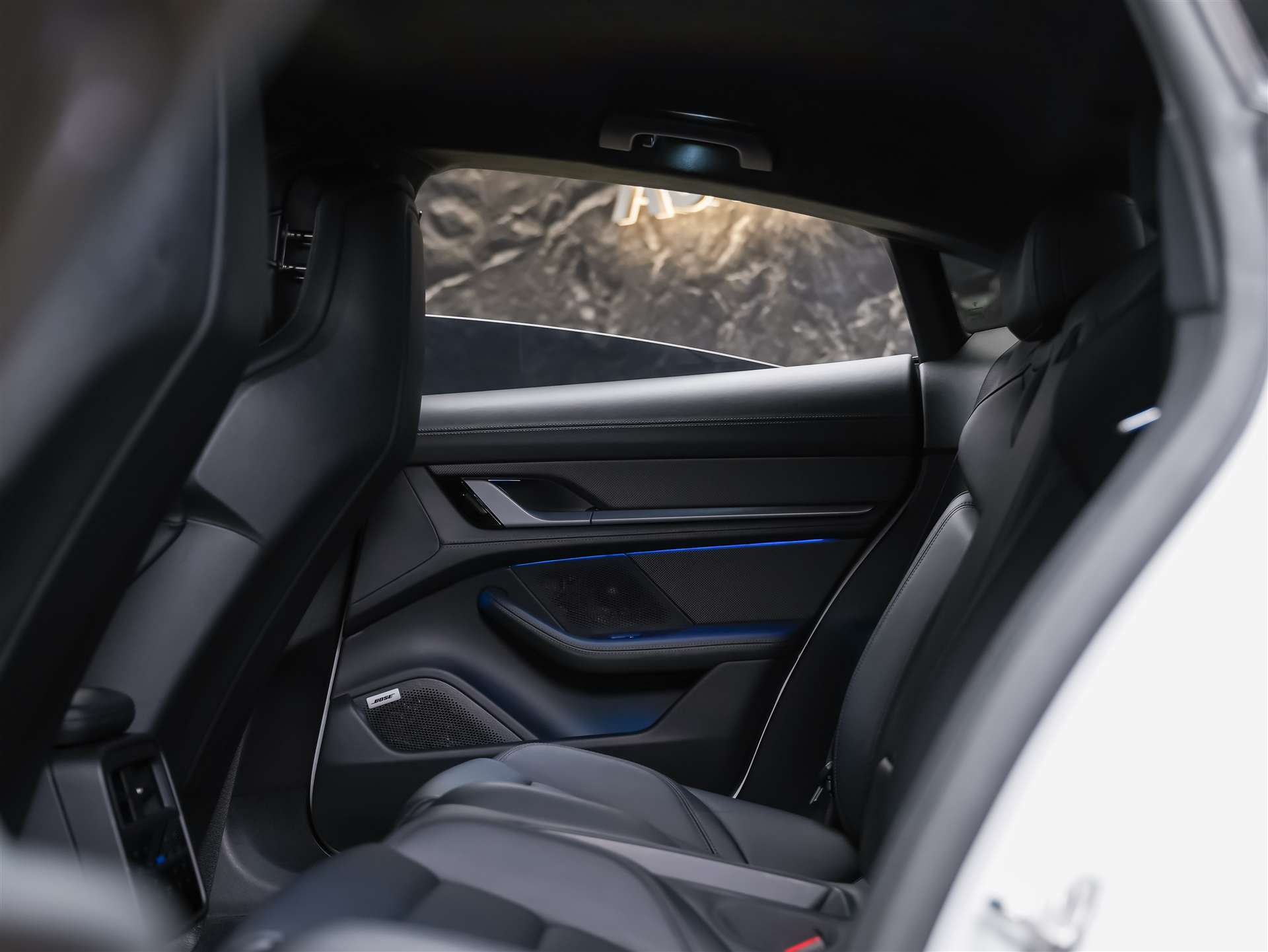 PORSCHE Taycan Turbo S *CH-Auto*Approved*Keramik*Bose*Chrono*-image-10