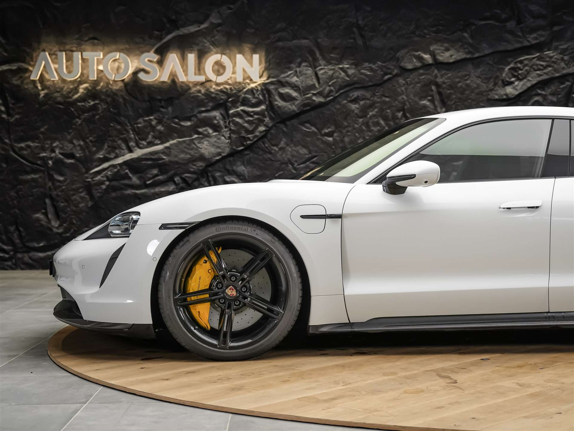 PORSCHE Taycan Turbo S *CH-Auto*Approved*Keramik*Bose*Chrono*-image-14