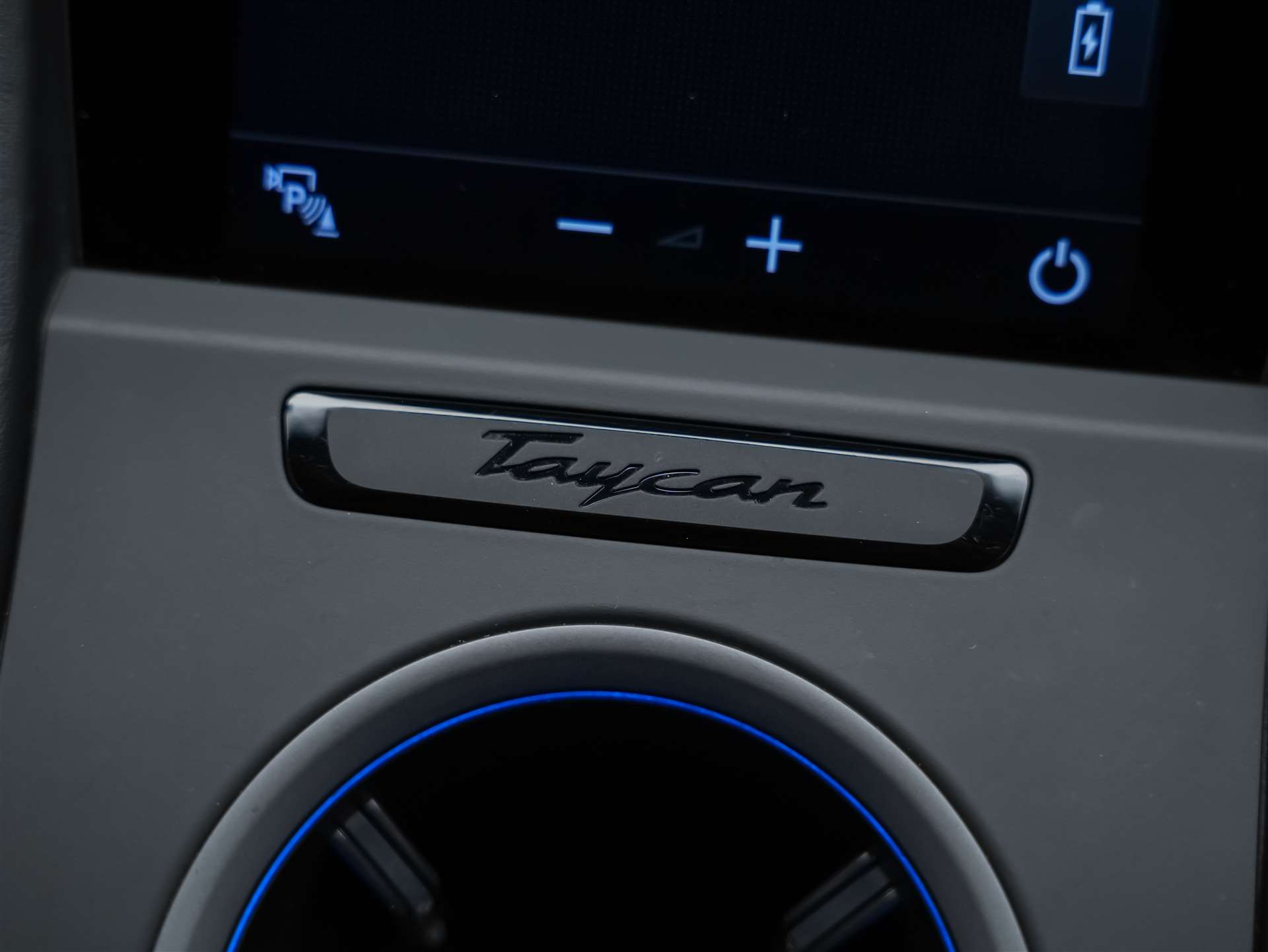 PORSCHE Taycan Turbo S *CH-Auto*Approved*Keramik*Bose*Chrono*-image-23