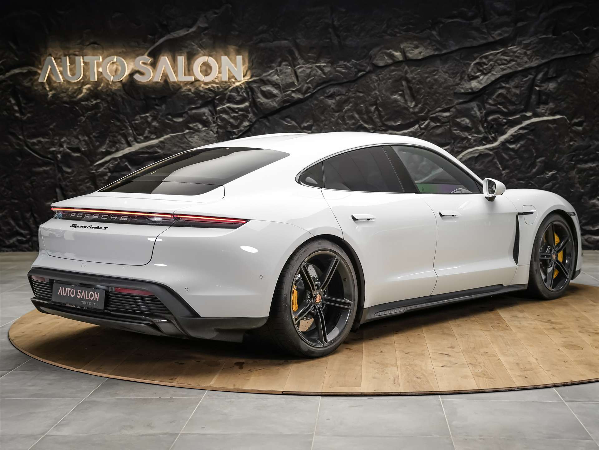 PORSCHE Taycan Turbo S *CH-Auto*Approved*Keramik*Bose*Chrono*-image-4
