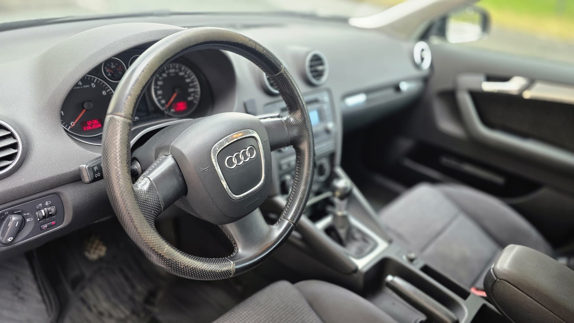 AUDI A3 Sportback 1.8 Turbo FSI Attraction-image-10