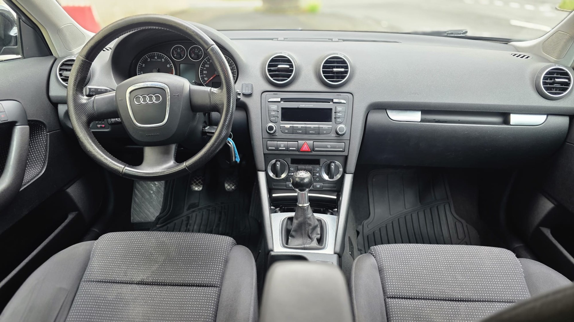 AUDI A3 Sportback 1.8 Turbo FSI Attraction-image-11