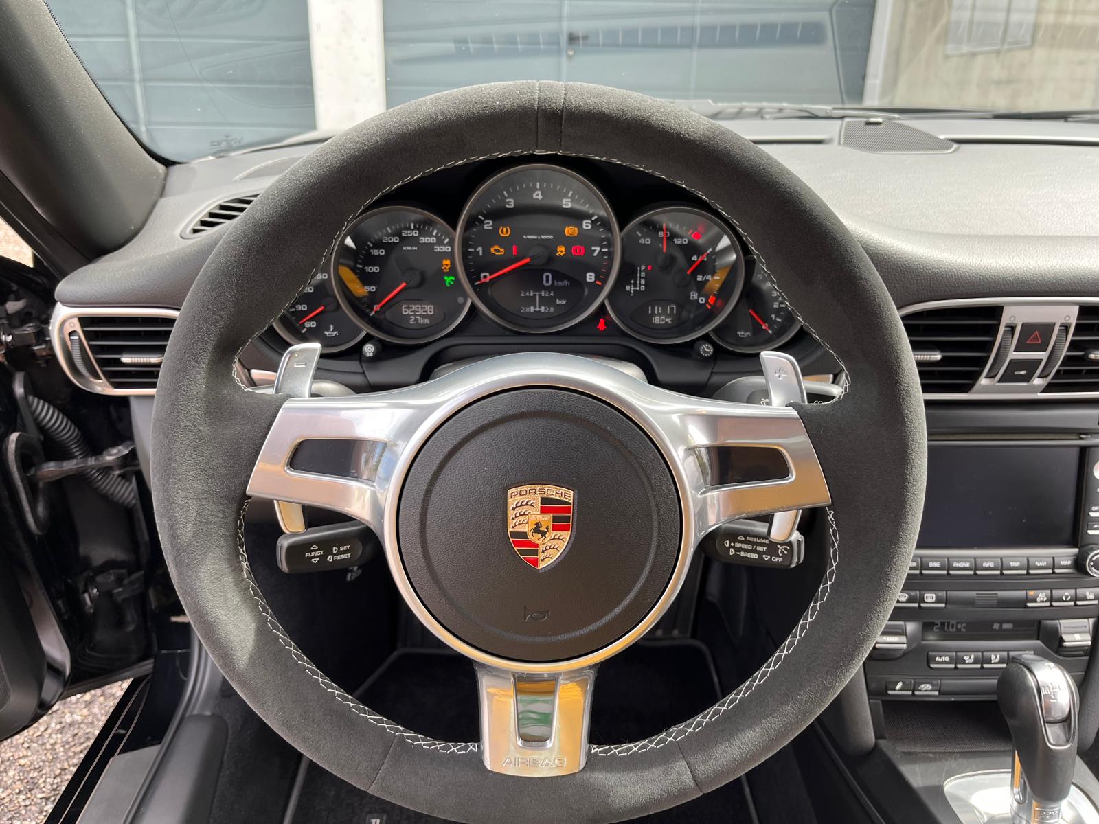 PORSCHE 3.8 Carrera GTS PDK Cabrio-image-4
