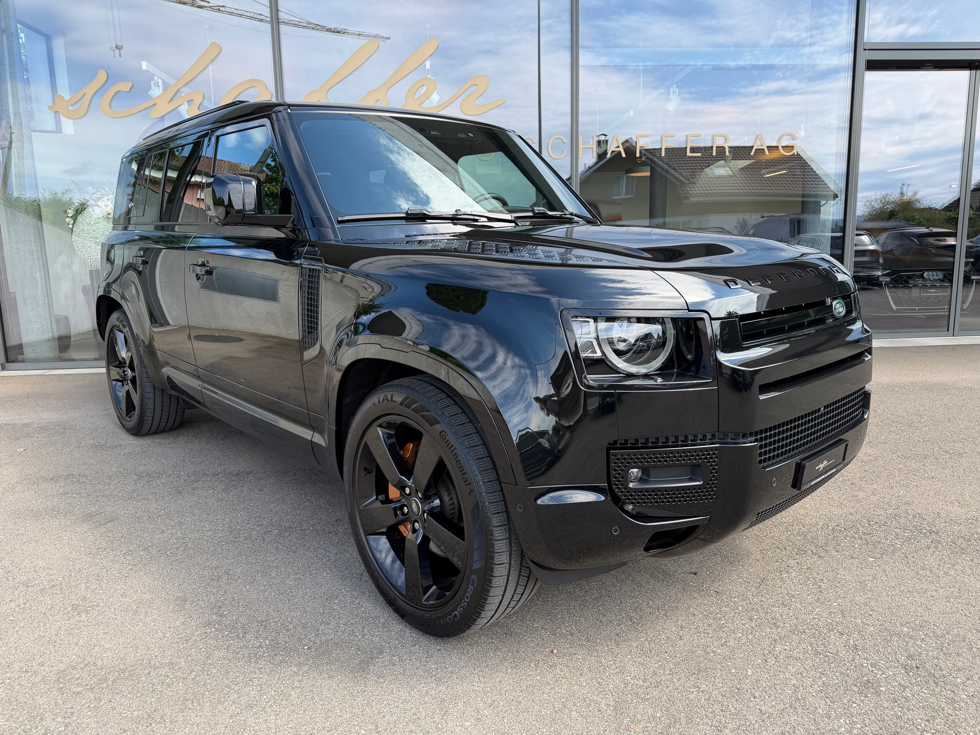 LAND ROVER Defender 110 3.0 D I6 300 X-Dynamic SE AWD AT8-image-3