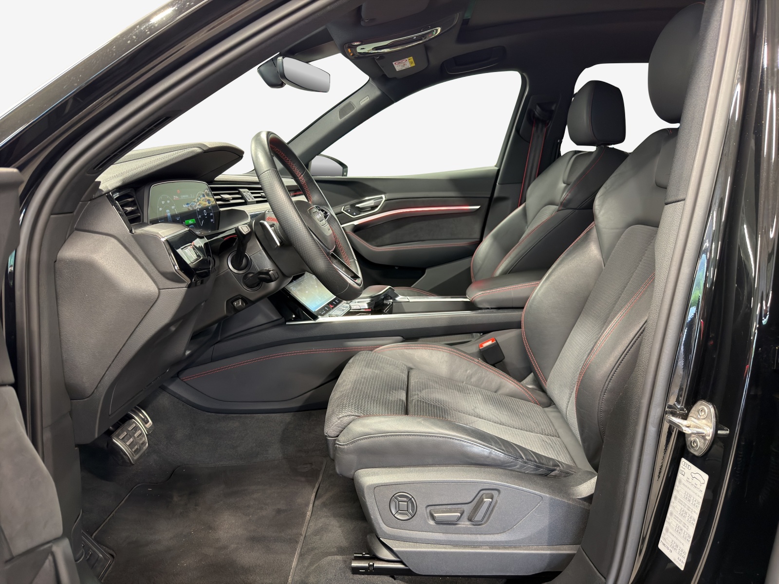 AUDI Q8 Sportback 50 e-tron S line quattro-image-7