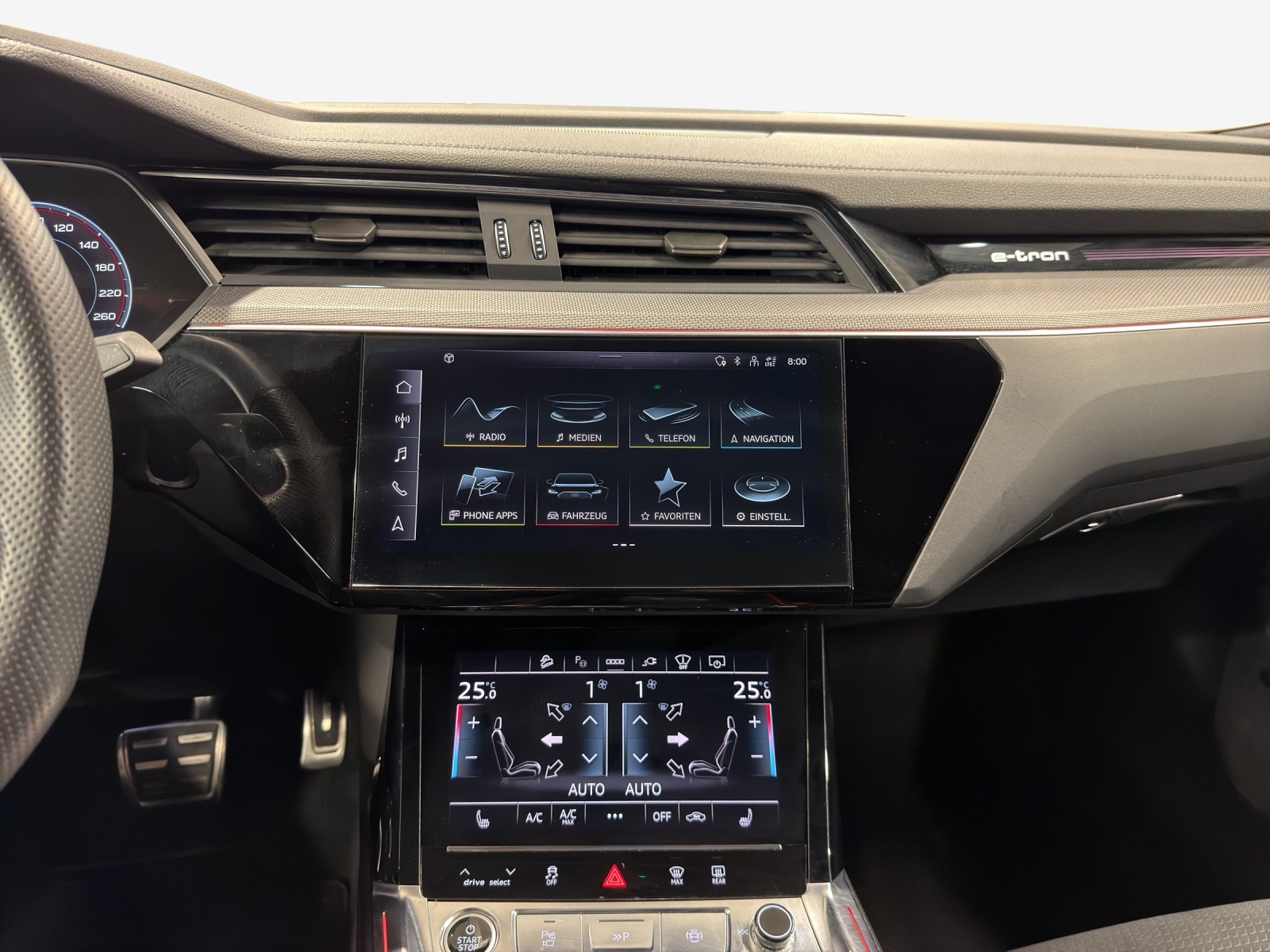 AUDI Q8 Sportback 50 e-tron S line quattro-image-10